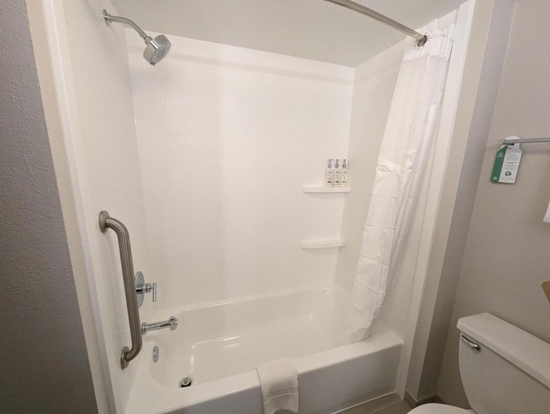 Holiday Inn Express Indianapolis Airport by IHG photo 48