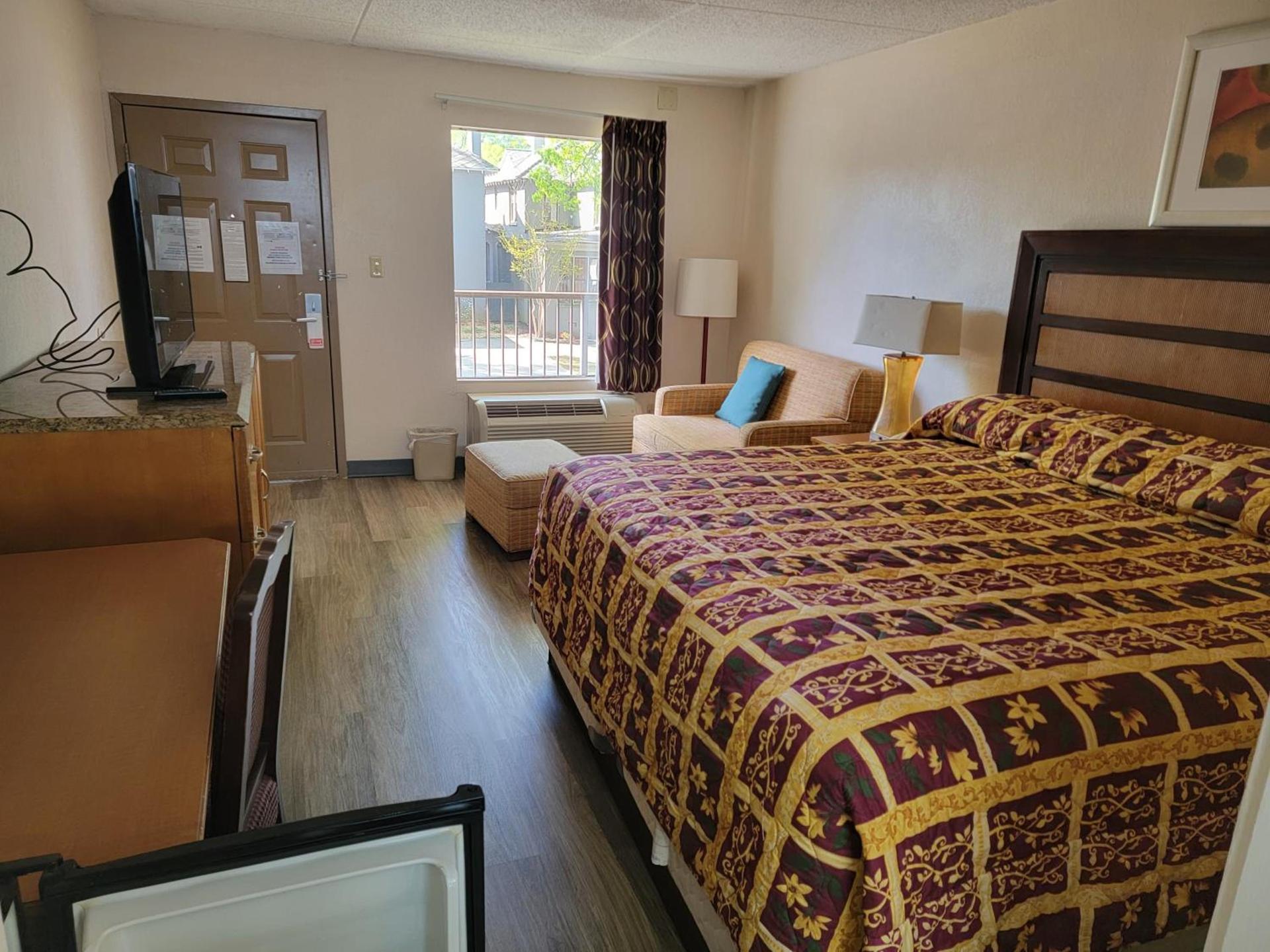 Studio 9 Inn & Suites photo 9