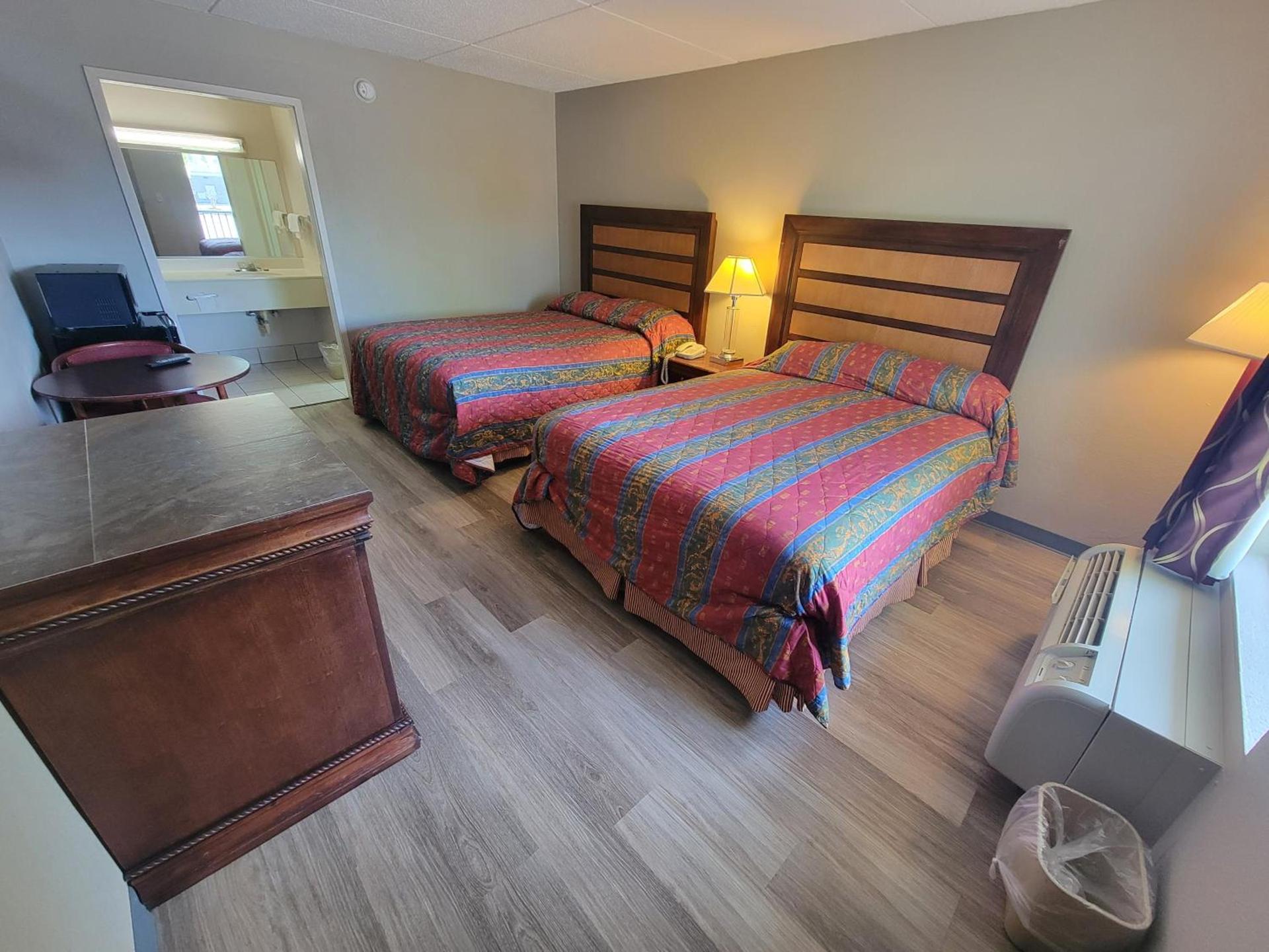 Studio 9 Inn & Suites photo 18