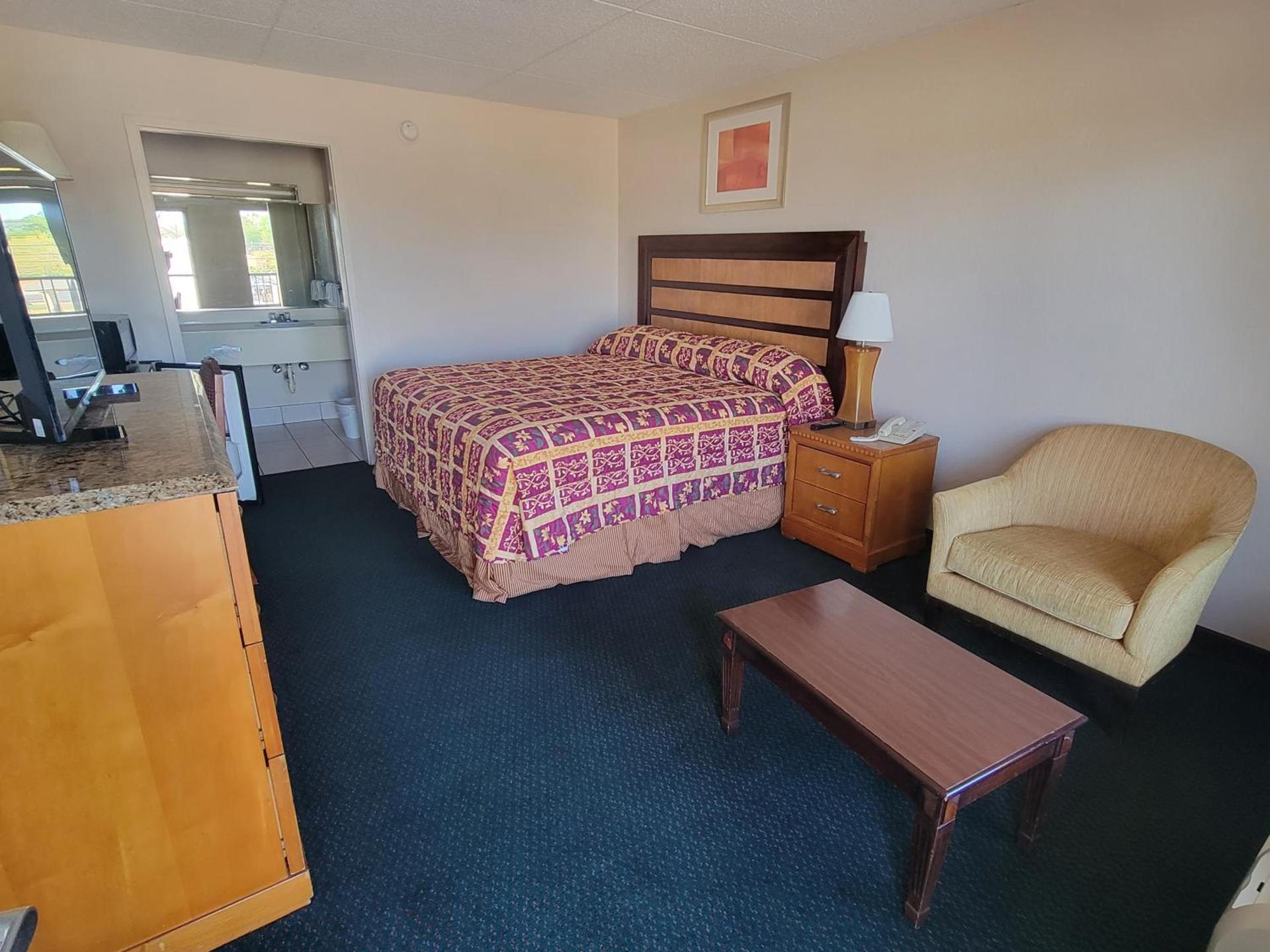 Studio 9 Inn & Suites photo 19