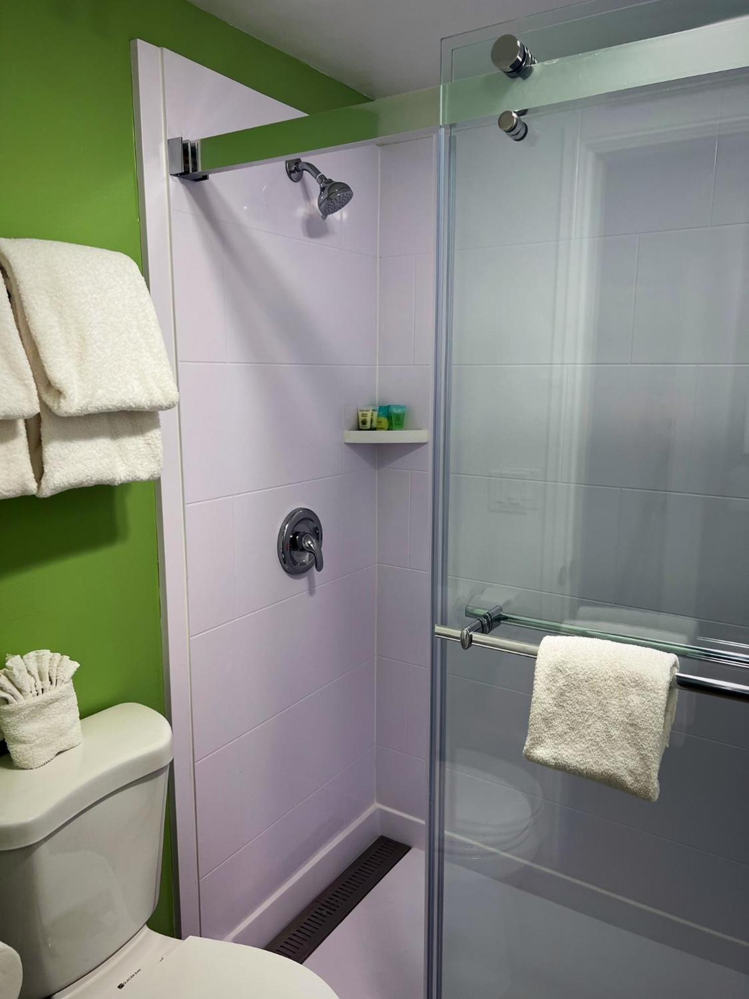 The Aqua Pacific Hotel photo 6