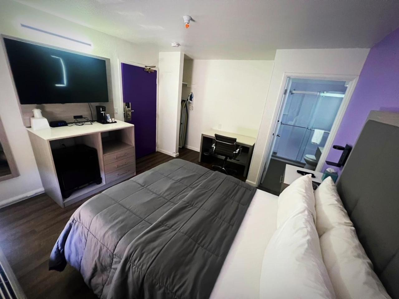 The Aqua Pacific Hotel photo 9
