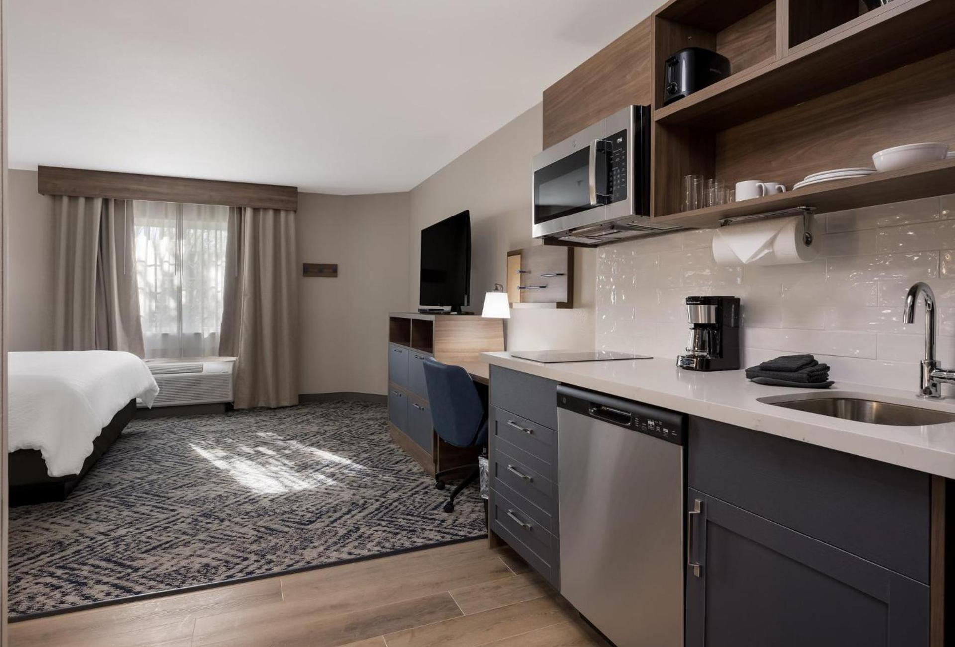 Candlewood Suites Lafayette - River Ranch by IHG photo 24