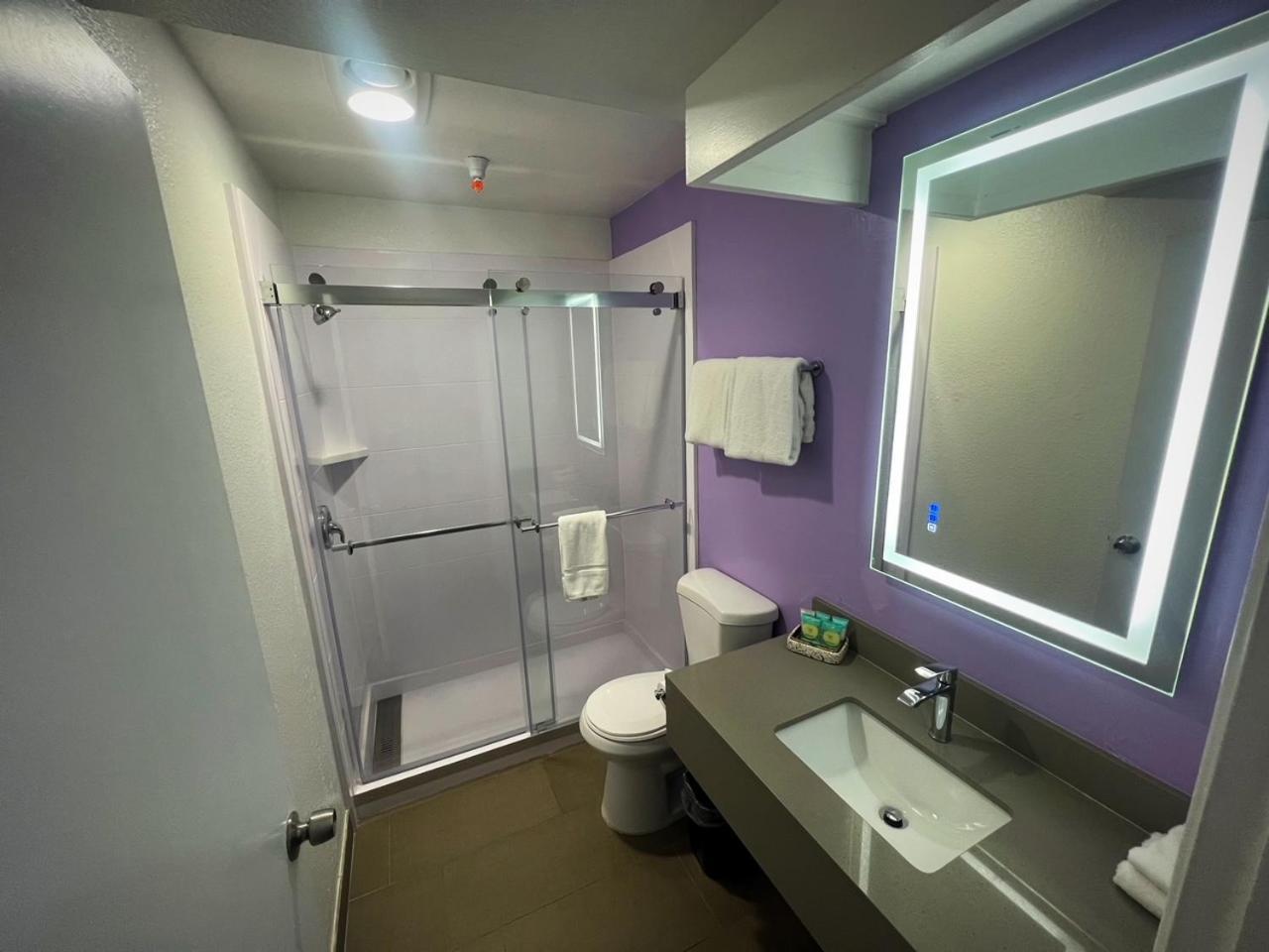 The Aqua Pacific Hotel photo 21