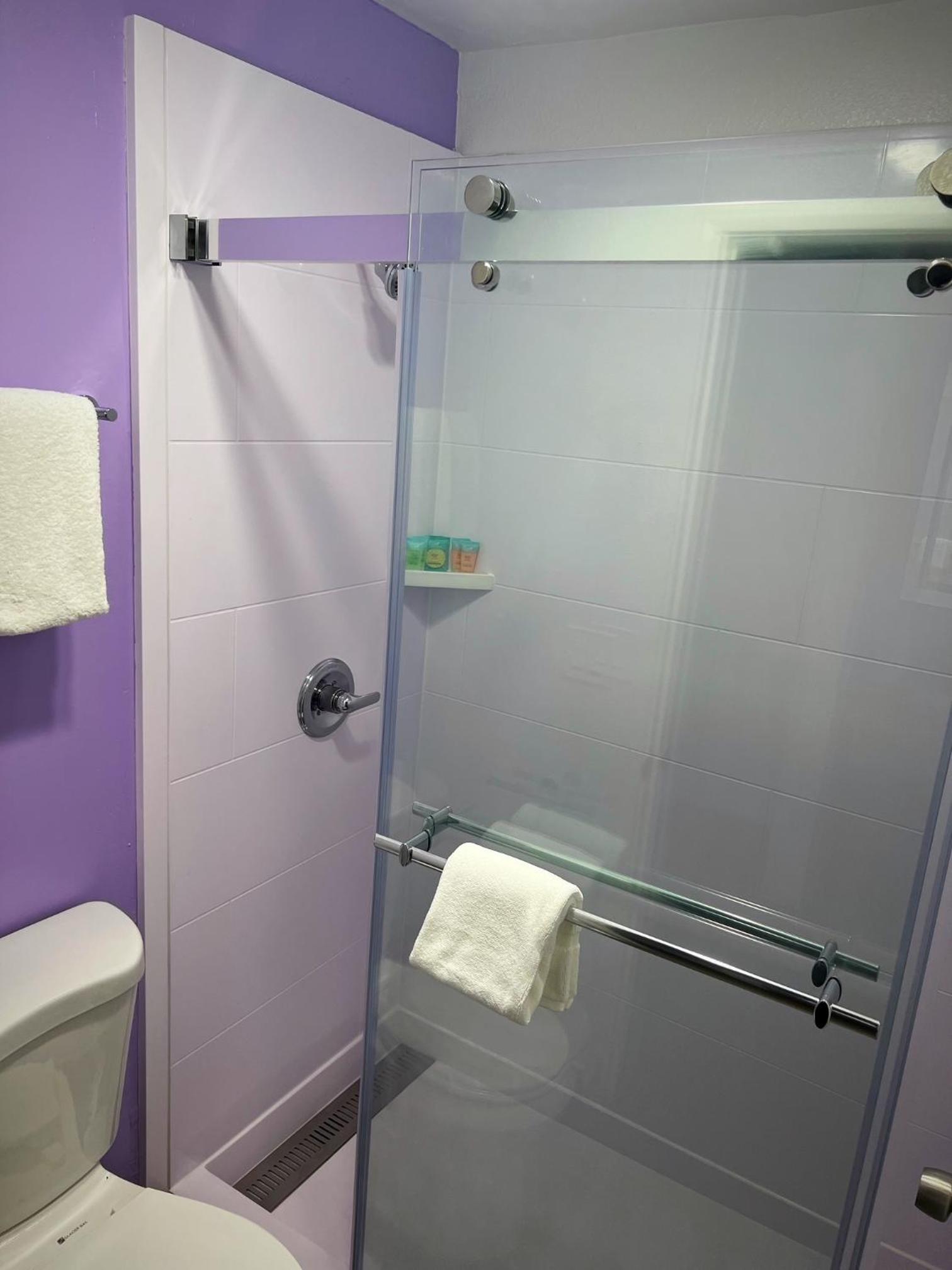The Aqua Pacific Hotel photo 22