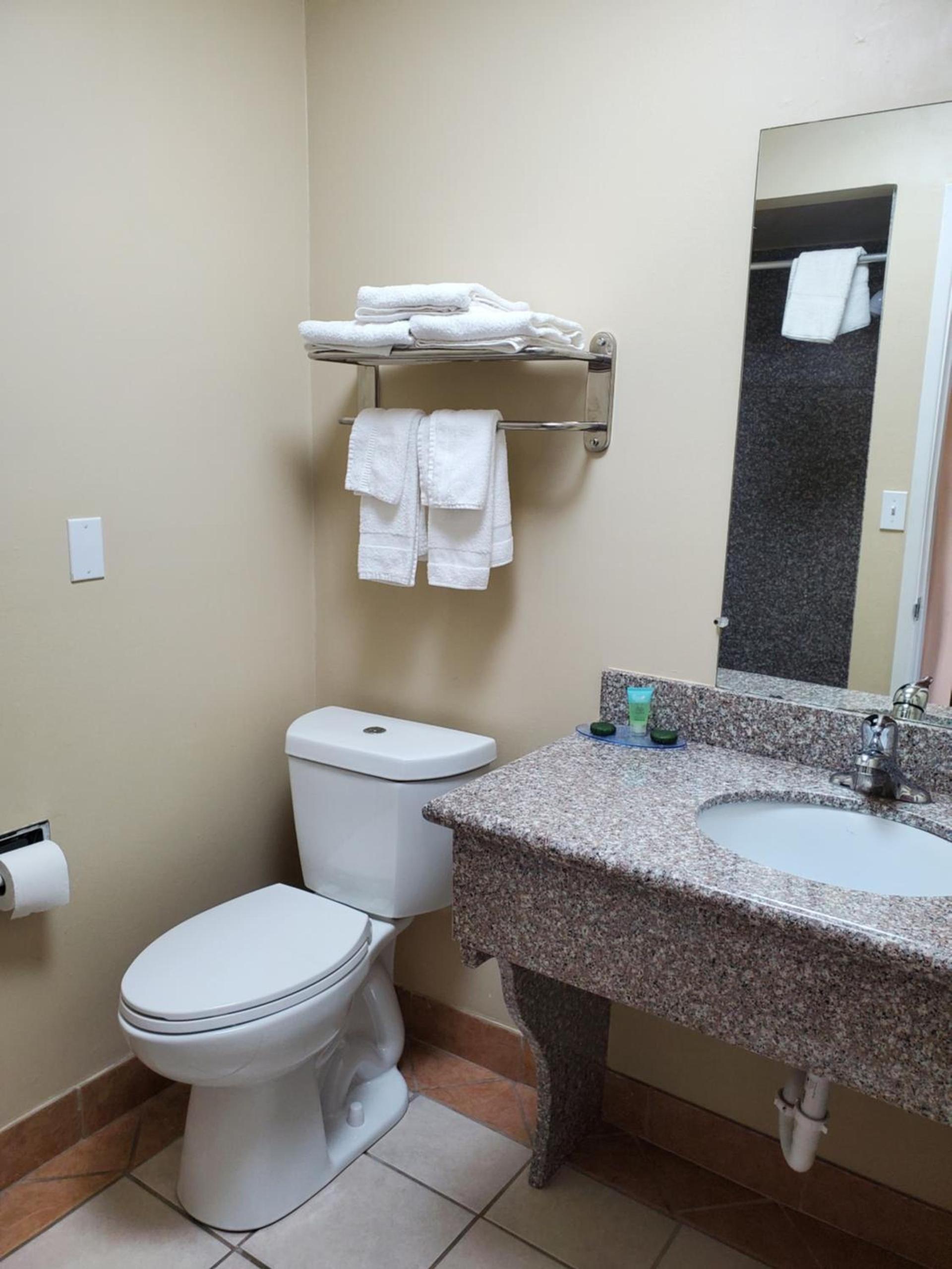Ashland Street Inn photo 35