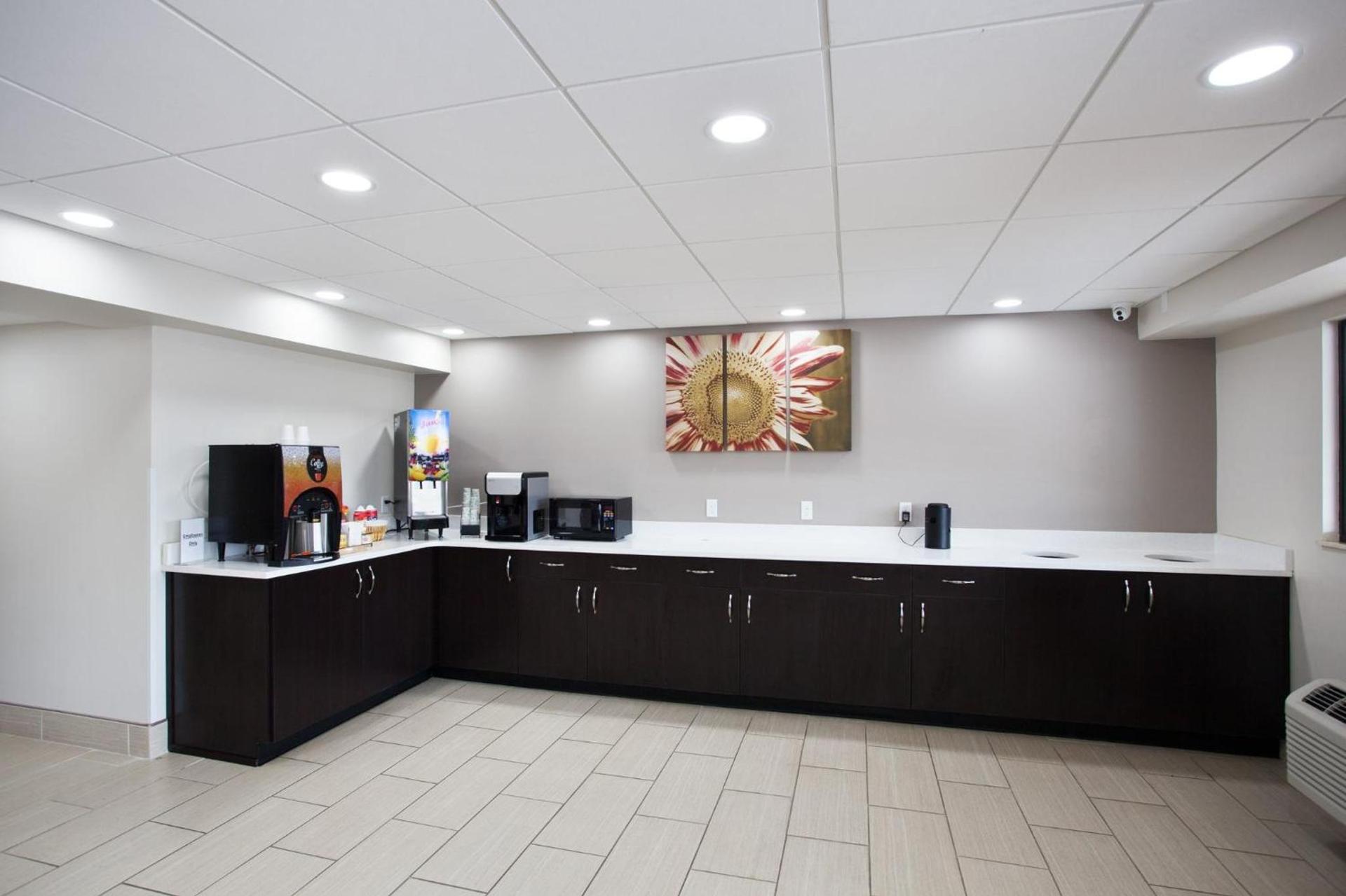 Red Roof Inn PLUS Nashville South - Fairgrounds photo 8