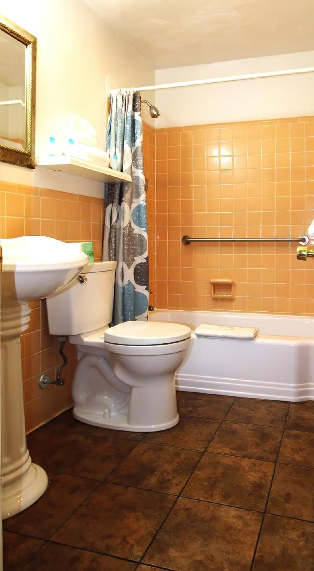 Colonial Inn Seekonk photo 34