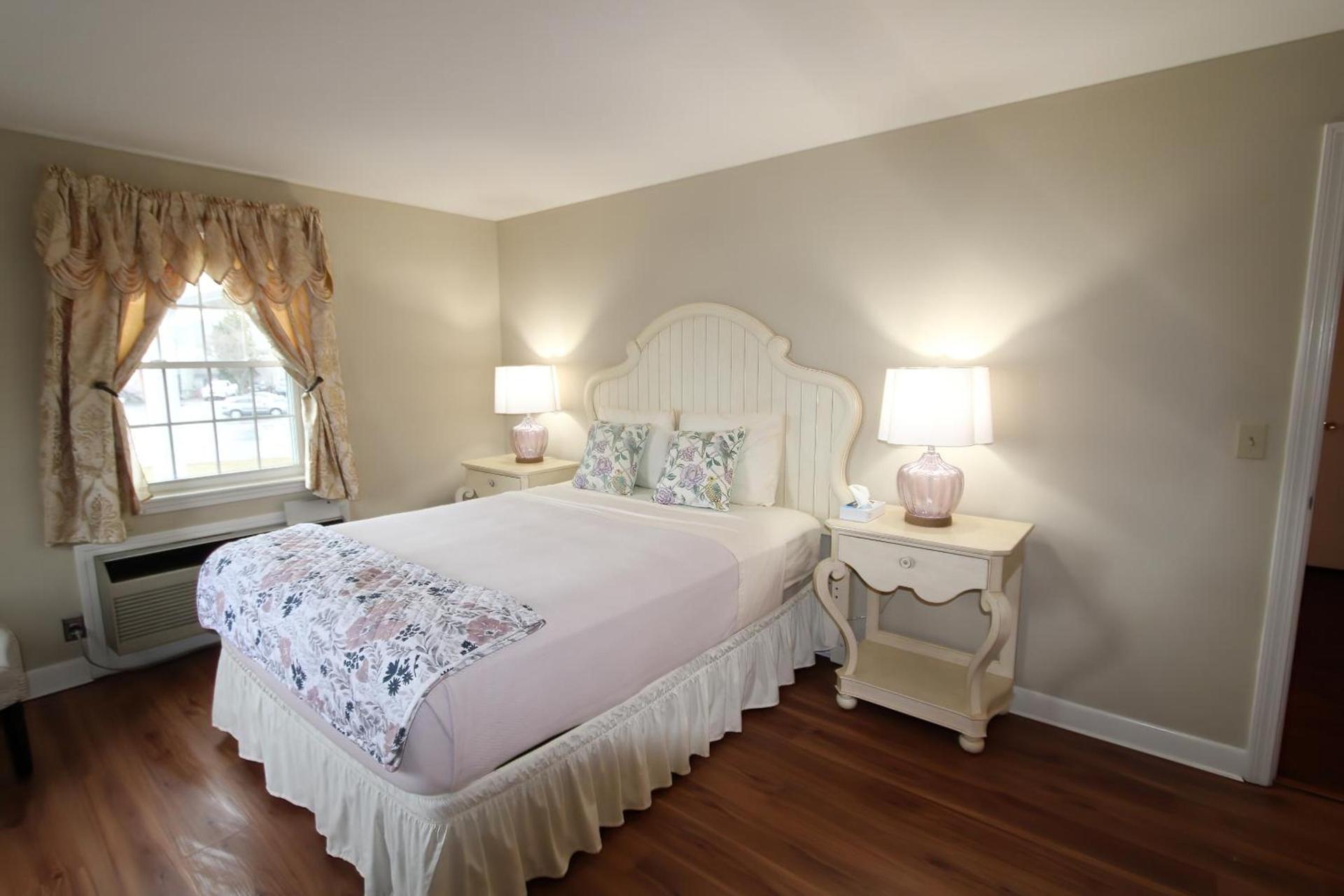 Colonial Inn Seekonk photo 32