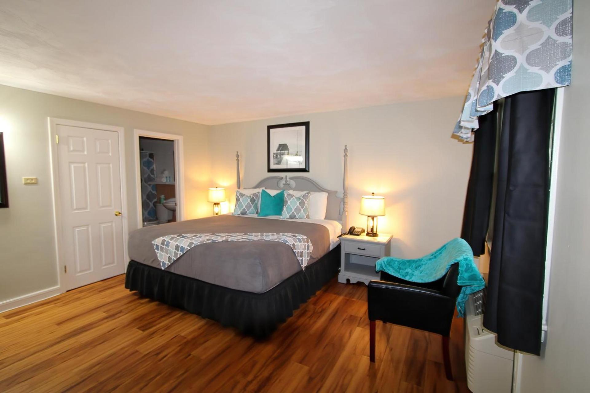 Colonial Inn Seekonk photo 39