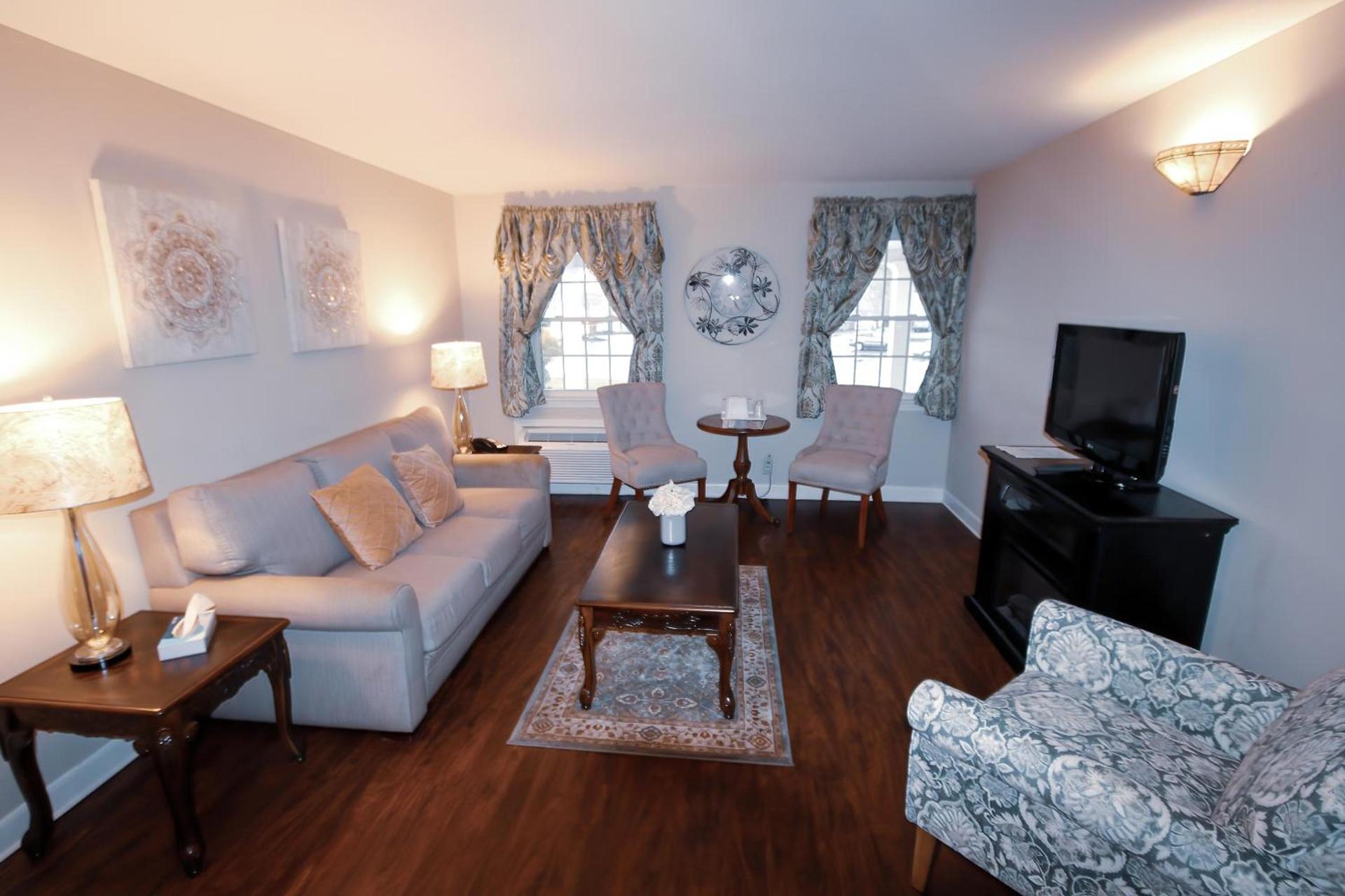 Colonial Inn Seekonk photo 37