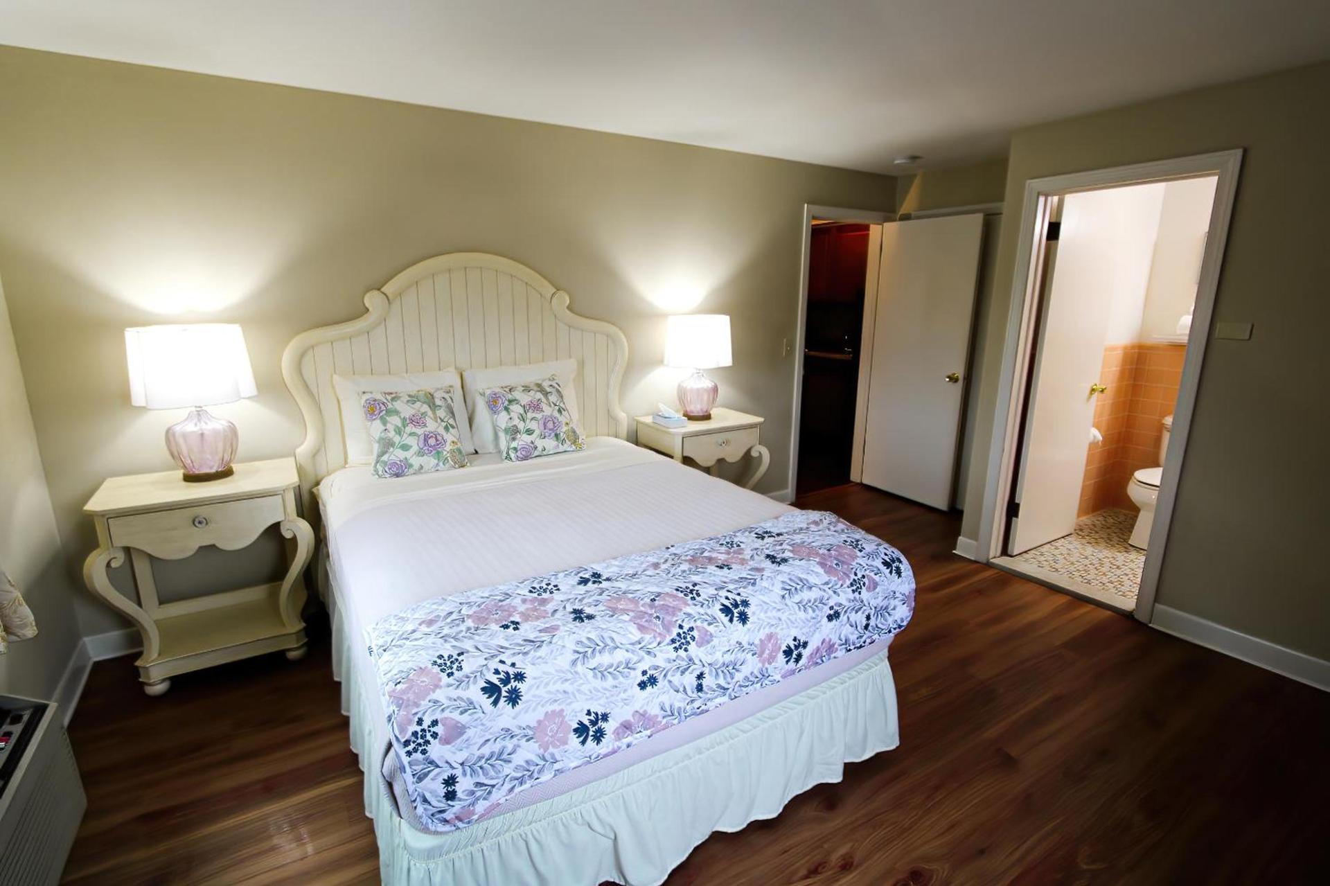 Colonial Inn Seekonk photo 40