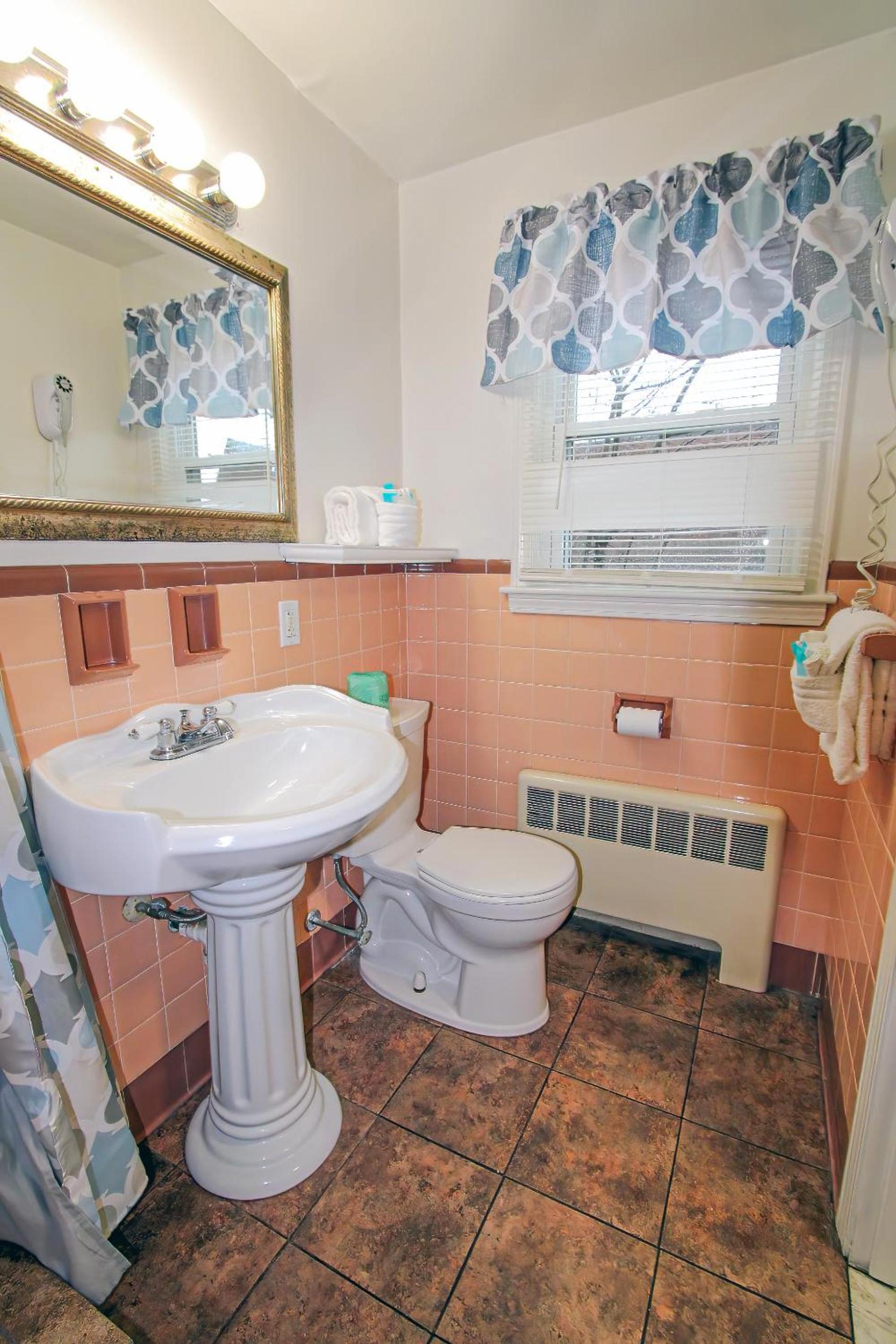Colonial Inn Seekonk photo 56
