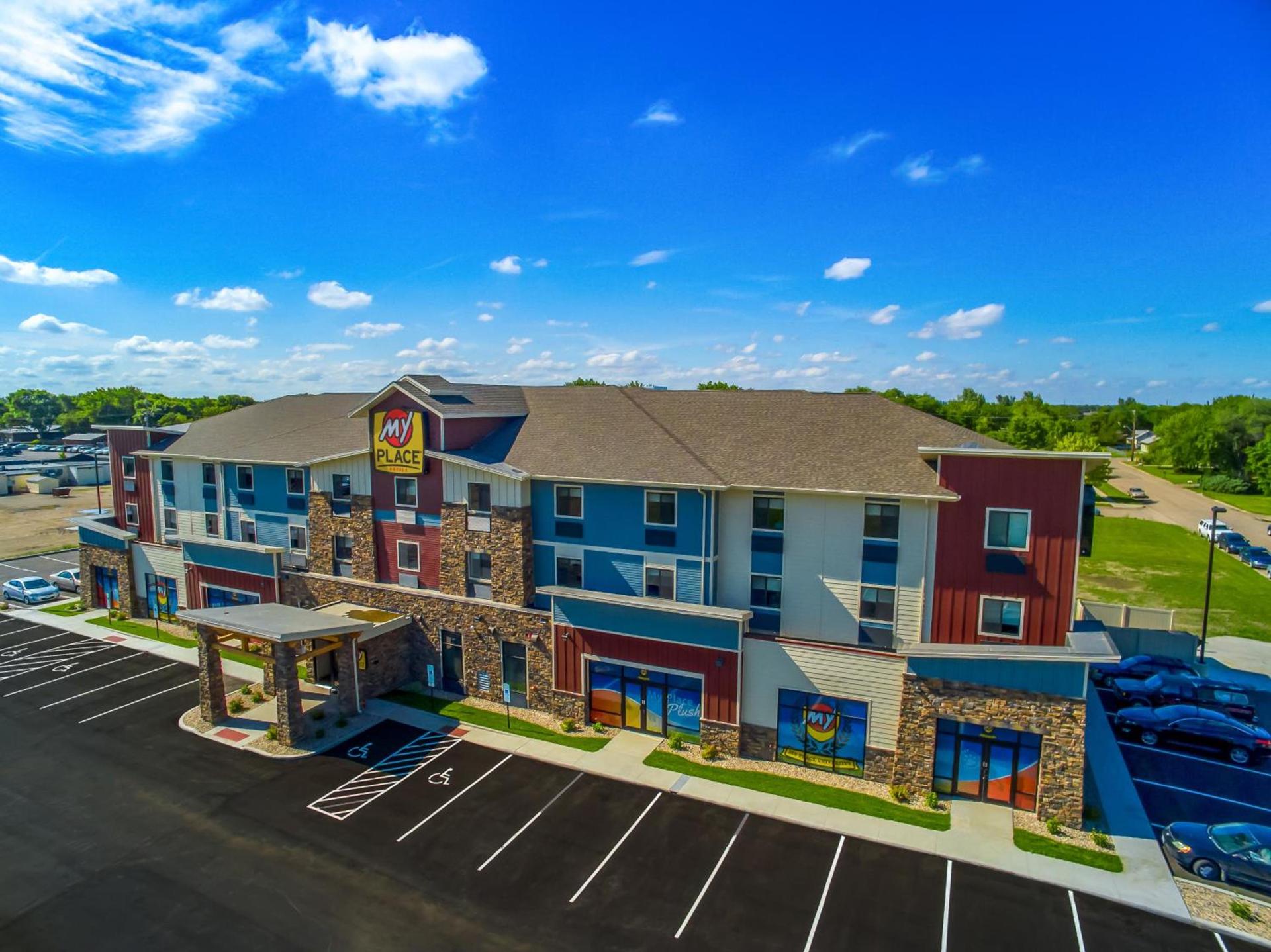My Place Hotel-Aberdeen, SD photo 2