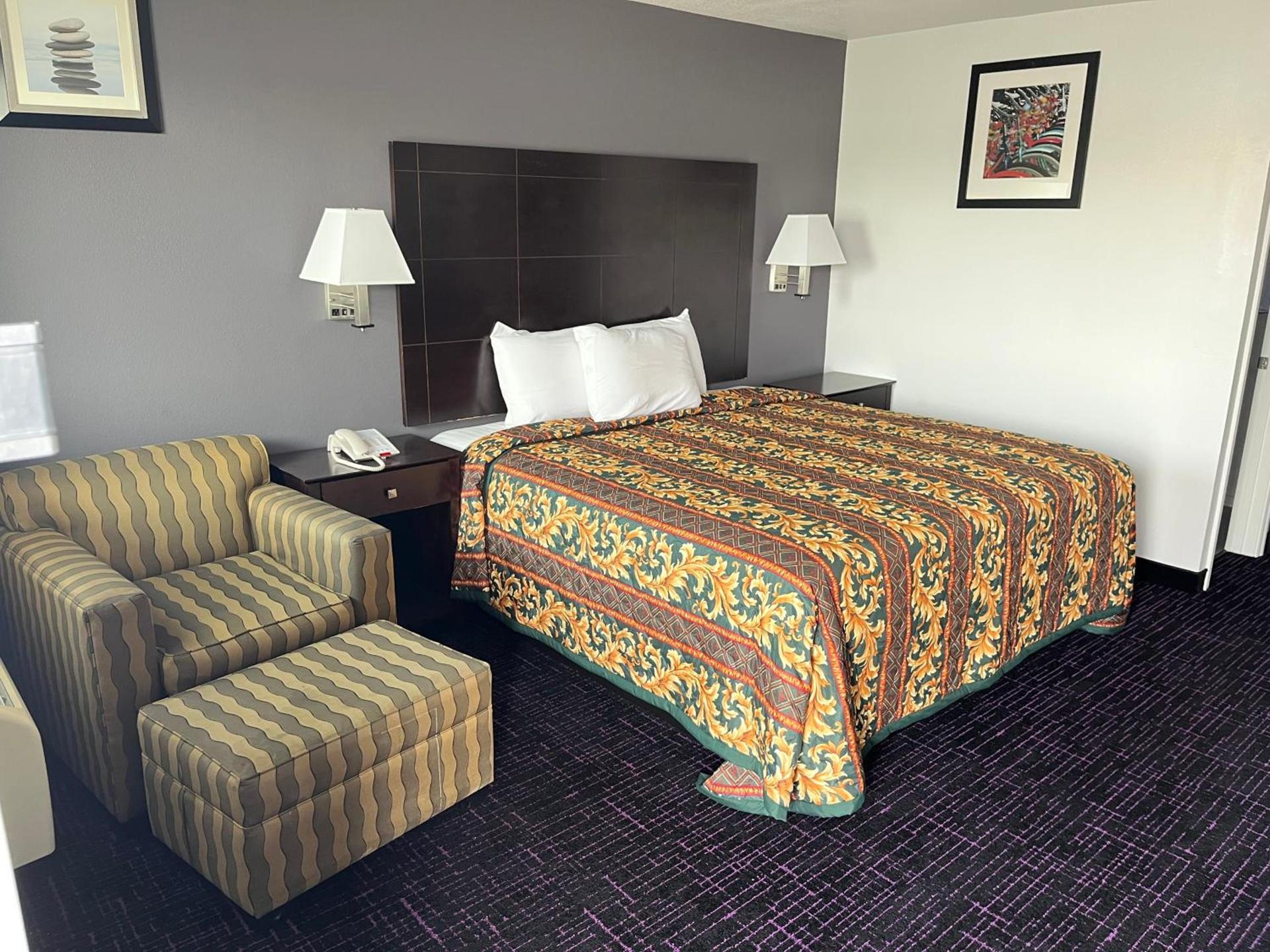 Broadway Inn Motel photo 6