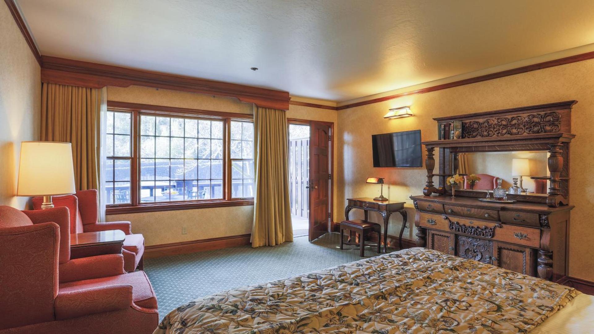 Benbow Historic Inn photo 23