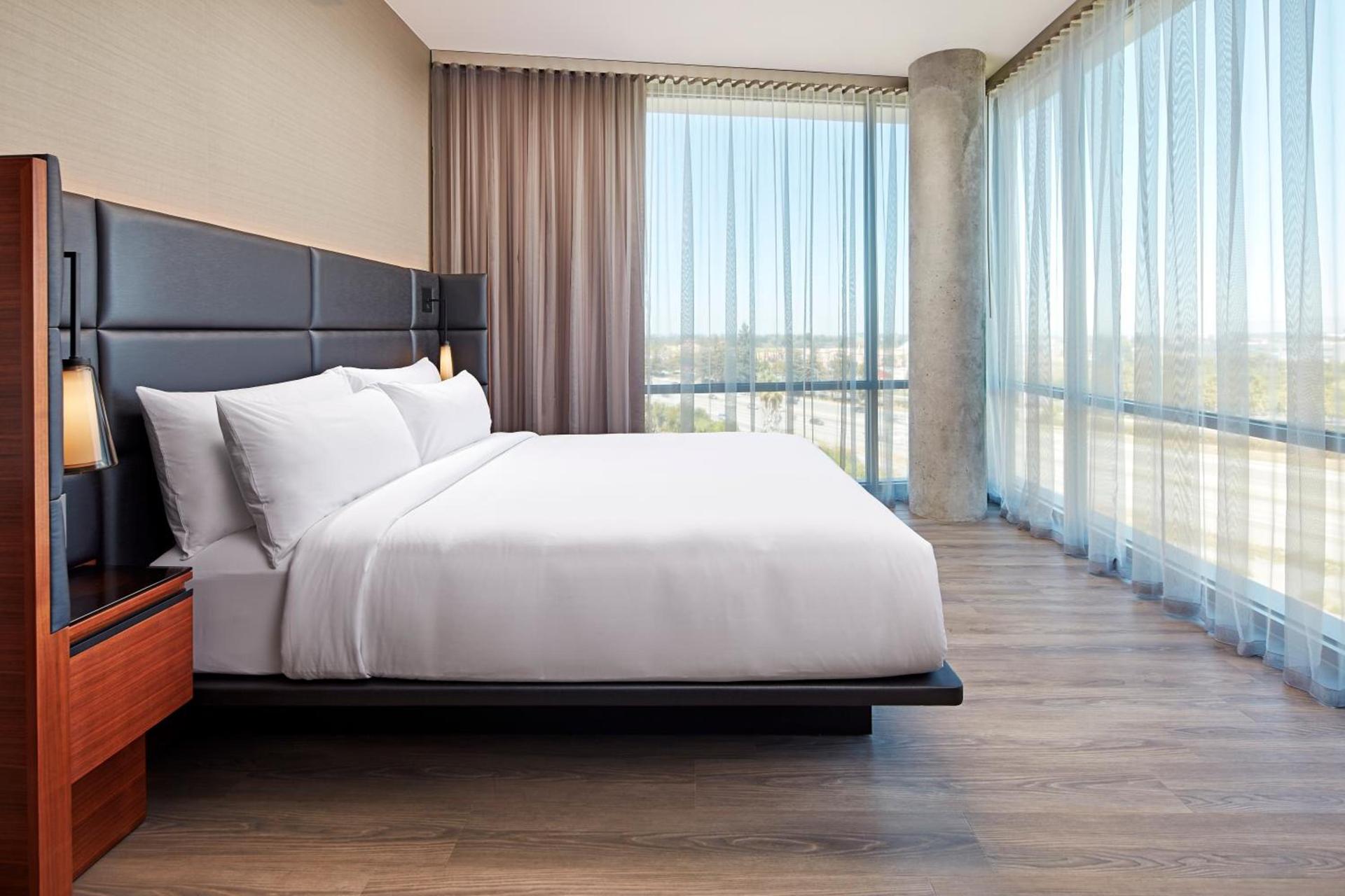 AC Hotel by Marriott Sunnyvale Cupertino photo 12