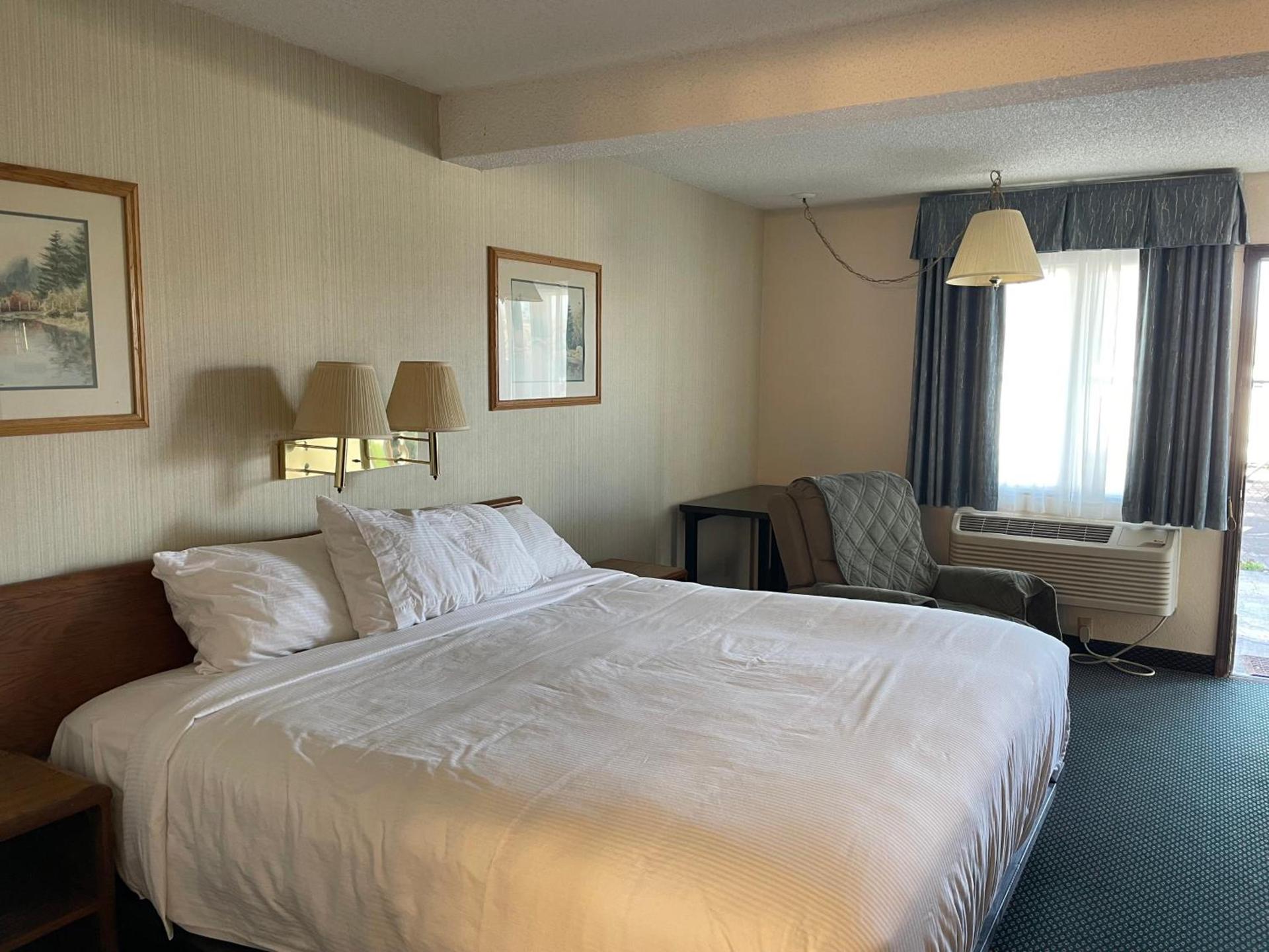 Landmark Inn photo 12