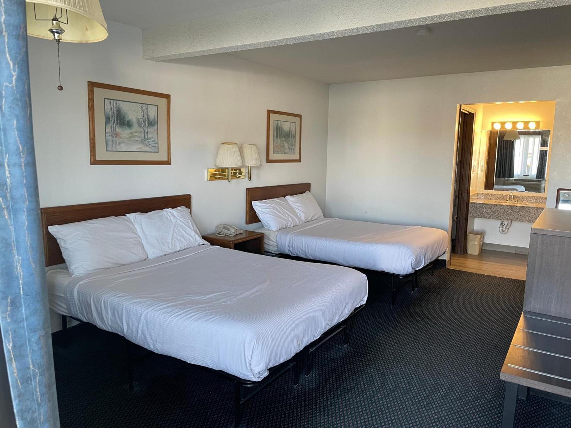 Landmark Inn photo 18