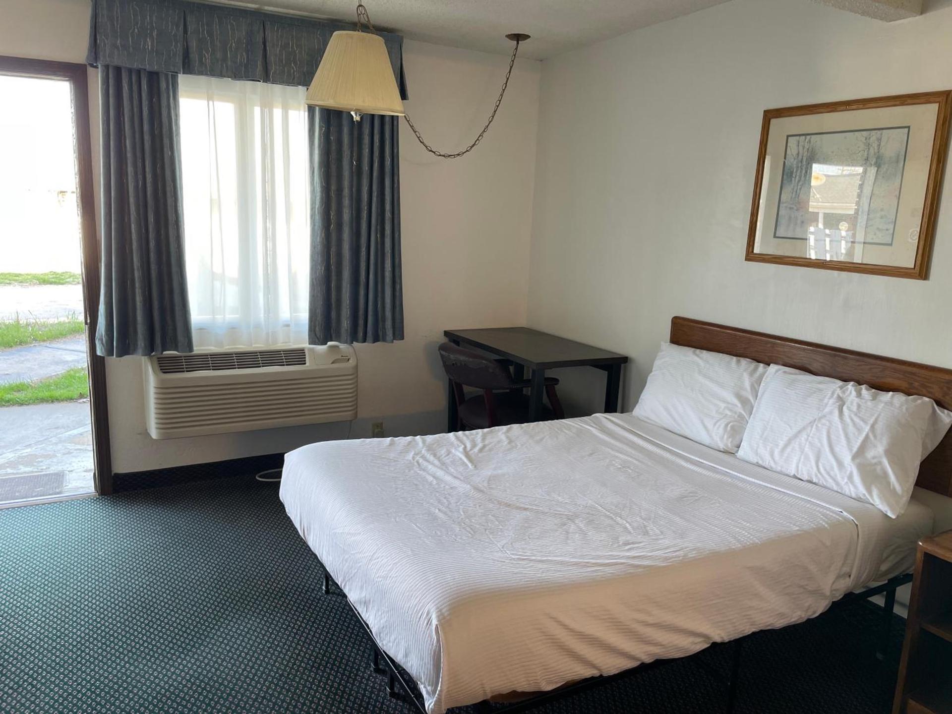 Landmark Inn photo 10