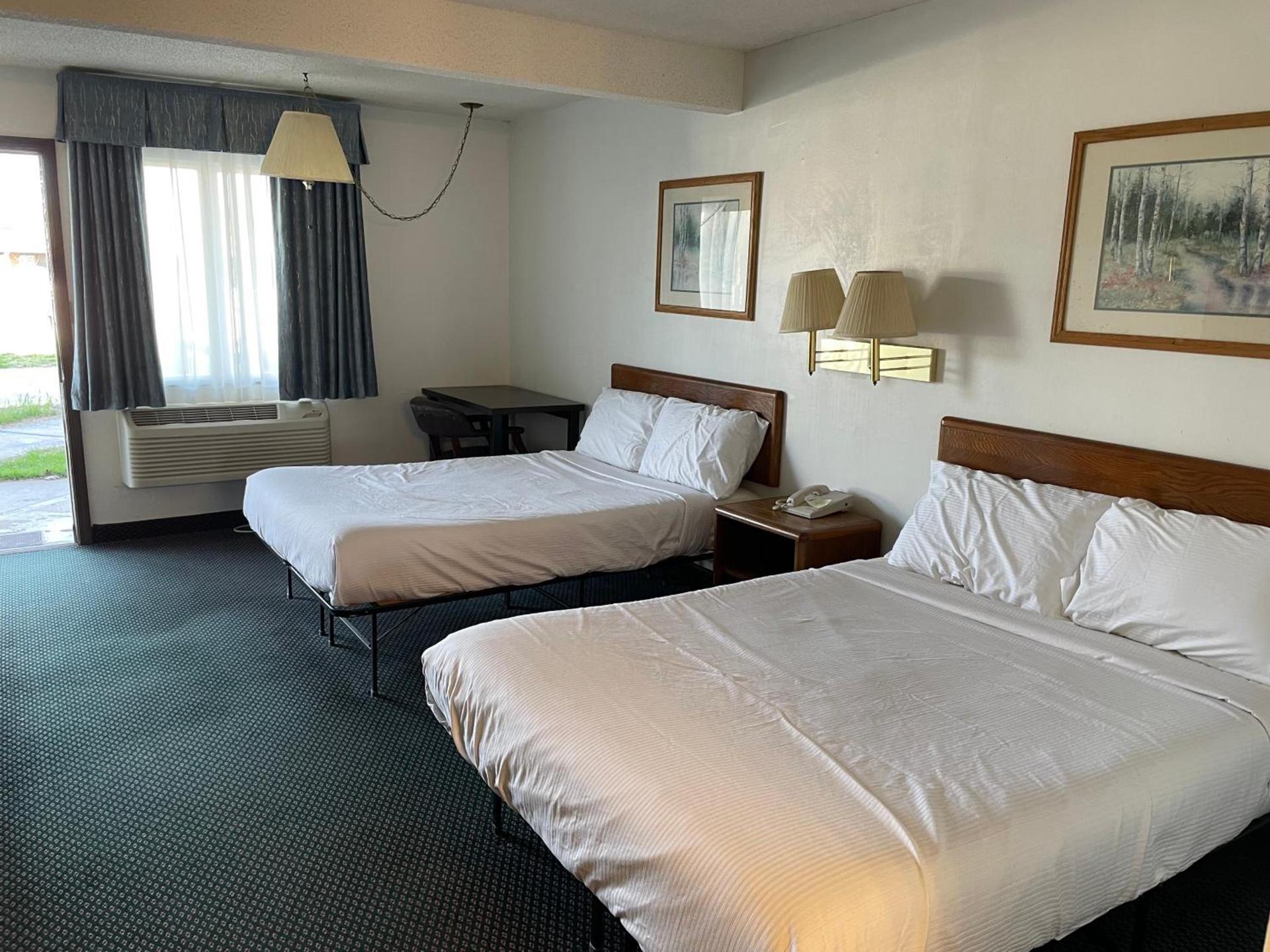 Landmark Inn photo 7