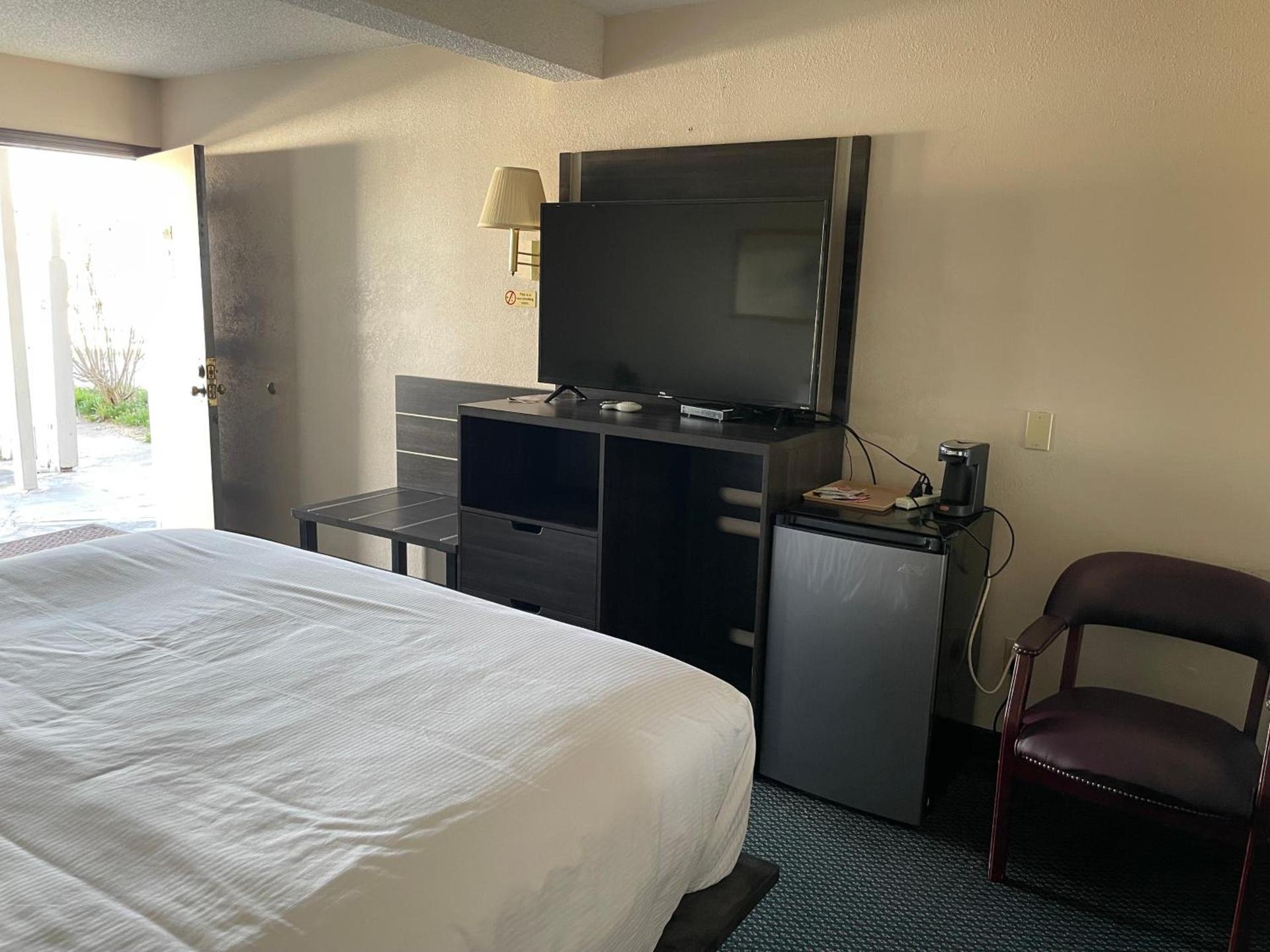 Landmark Inn photo 13