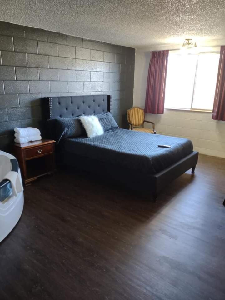 The Pines Motel photo 37