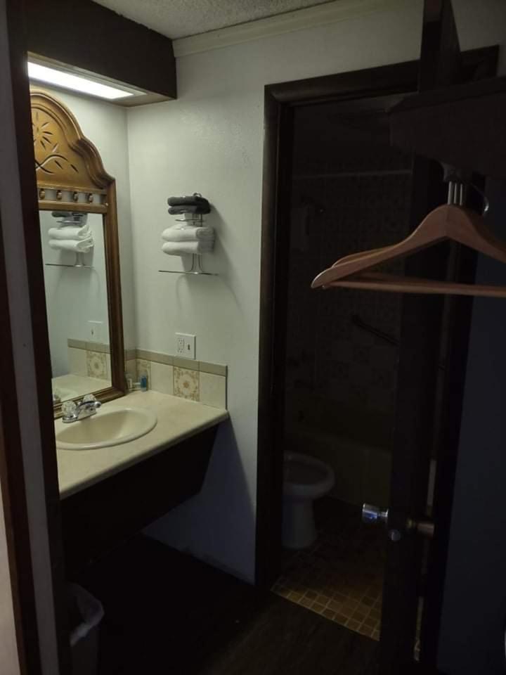 The Pines Motel photo 35