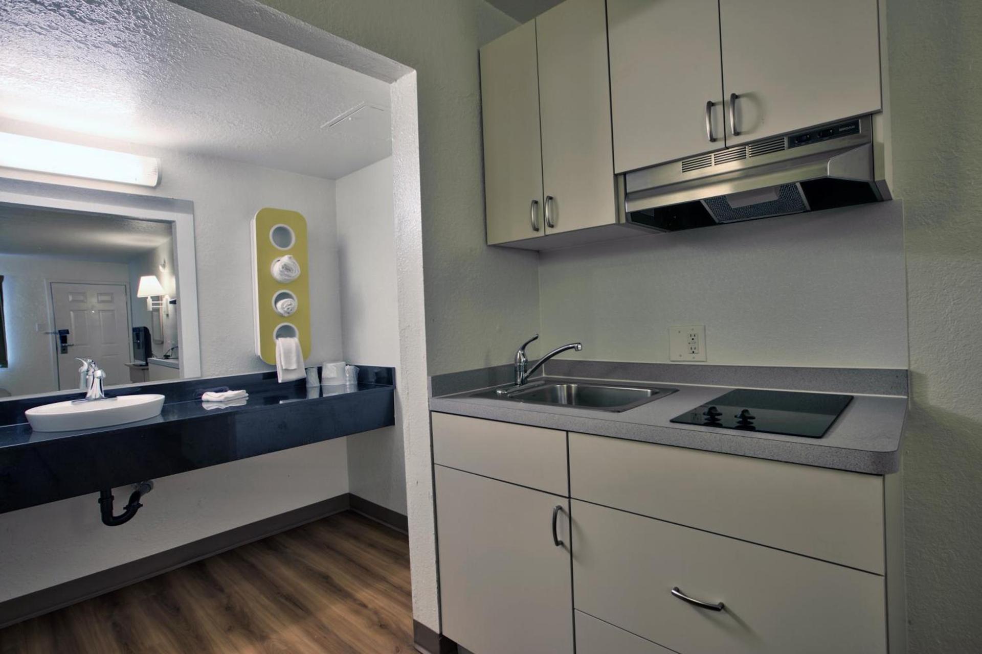 Motel 6-Tallahassee, FL - Downtown photo 32