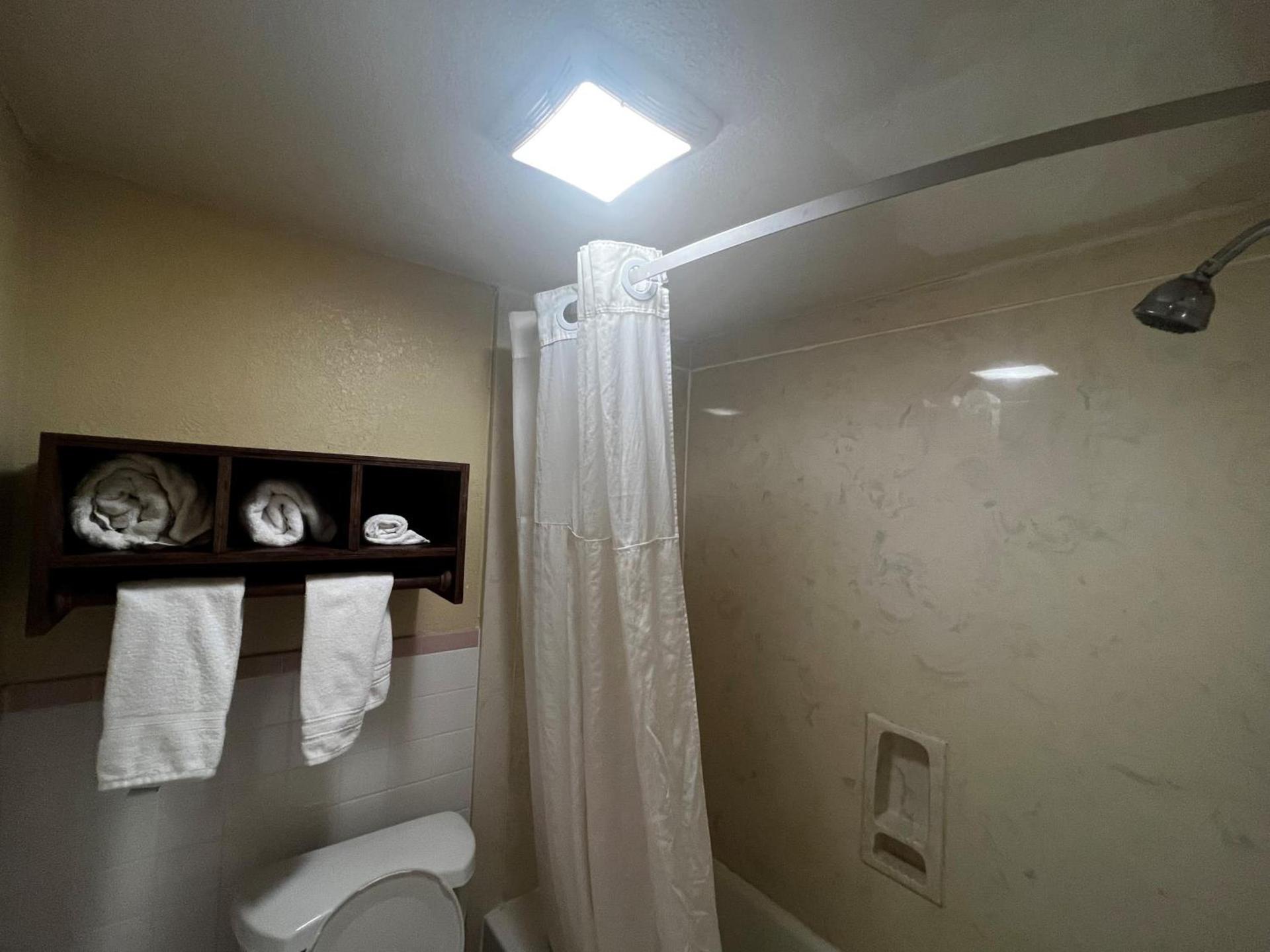 Express Inn & Suites Houston Katy photo 23