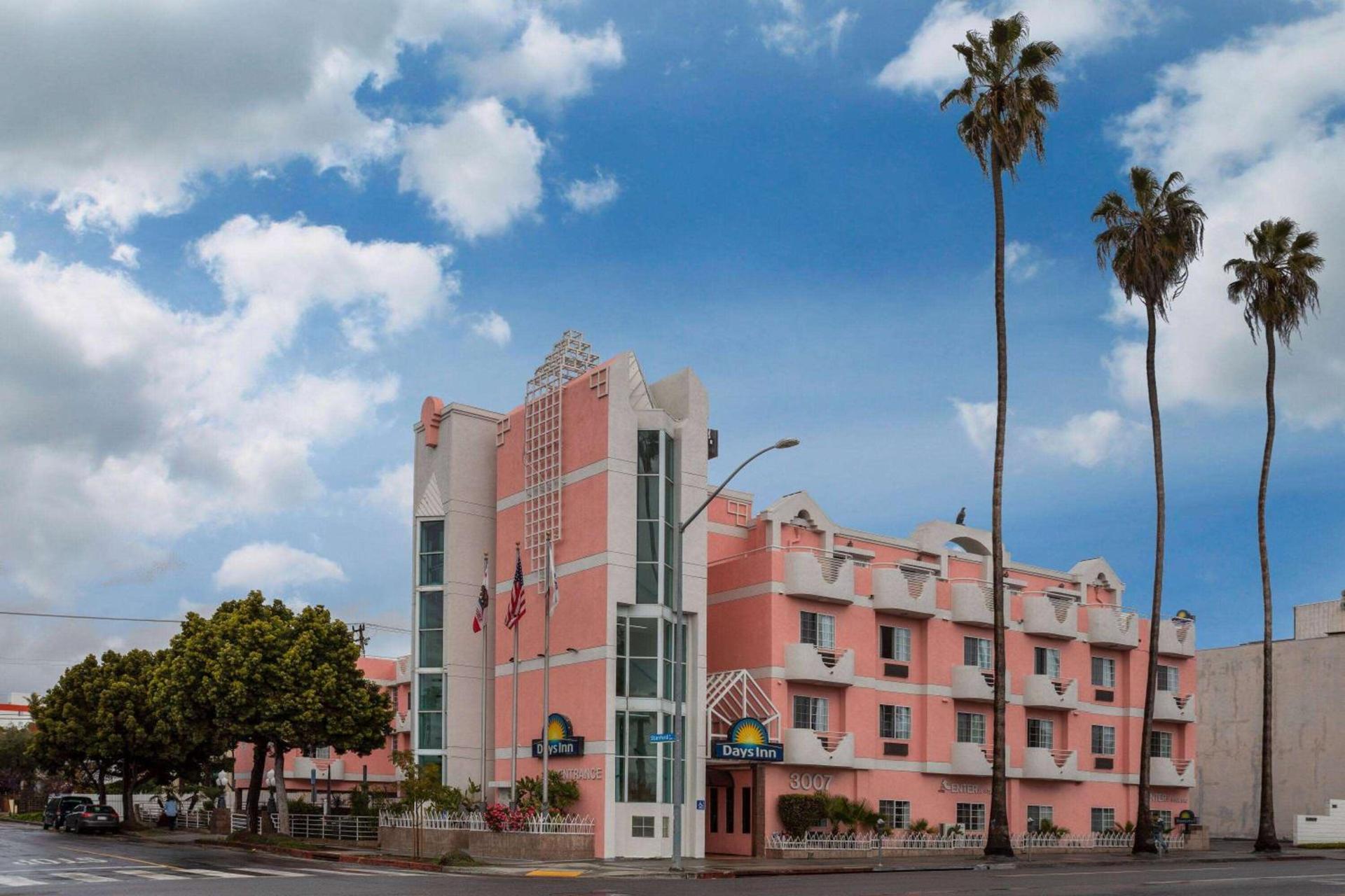 Days Inn by Wyndham Santa Monica photo 7