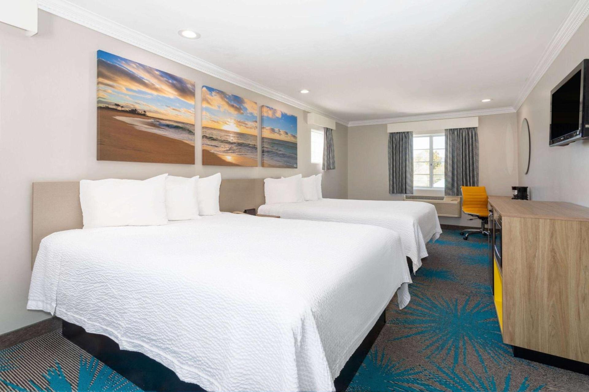 Days Inn by Wyndham Santa Monica photo 52