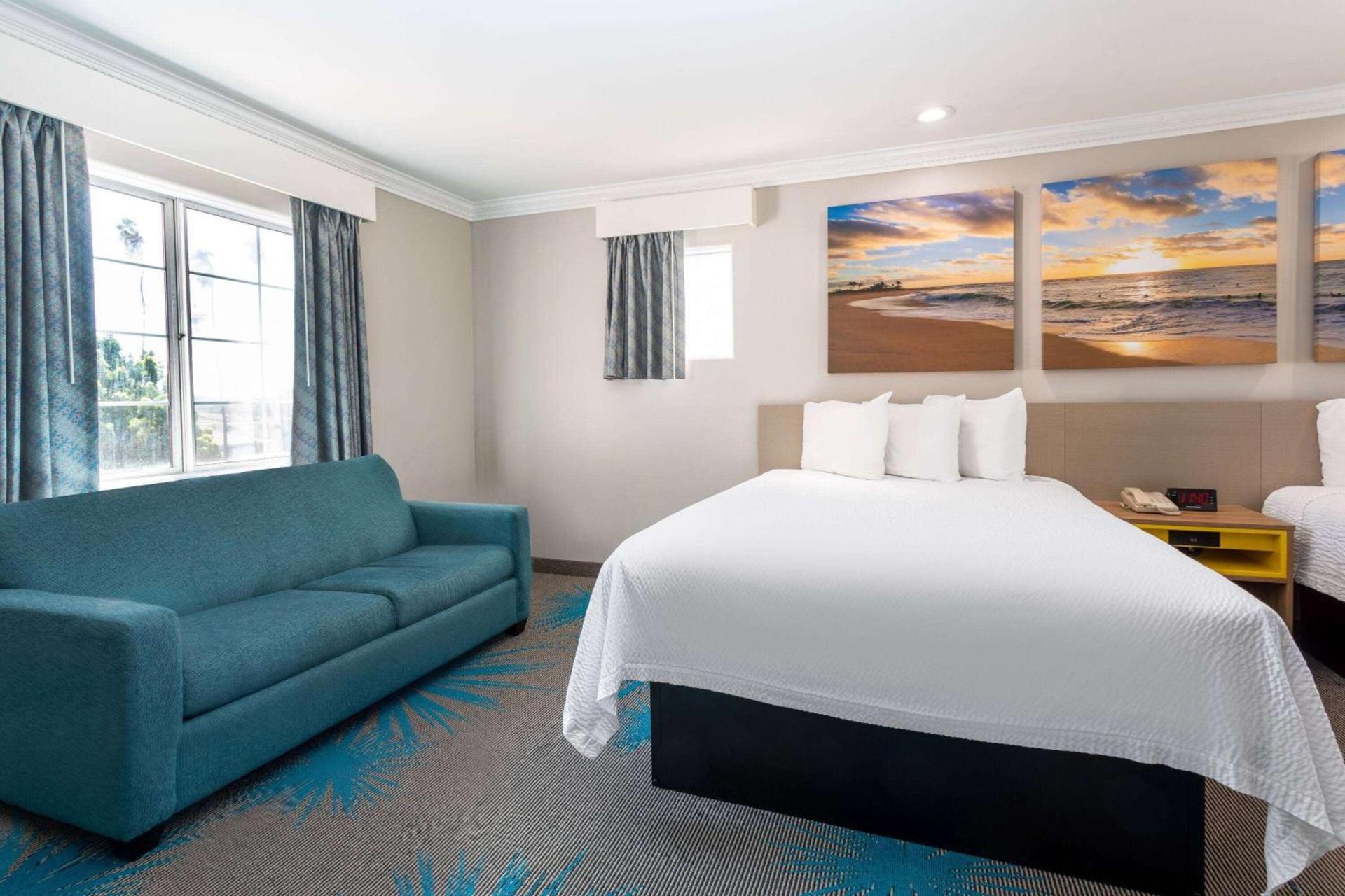 Days Inn by Wyndham Santa Monica photo 53