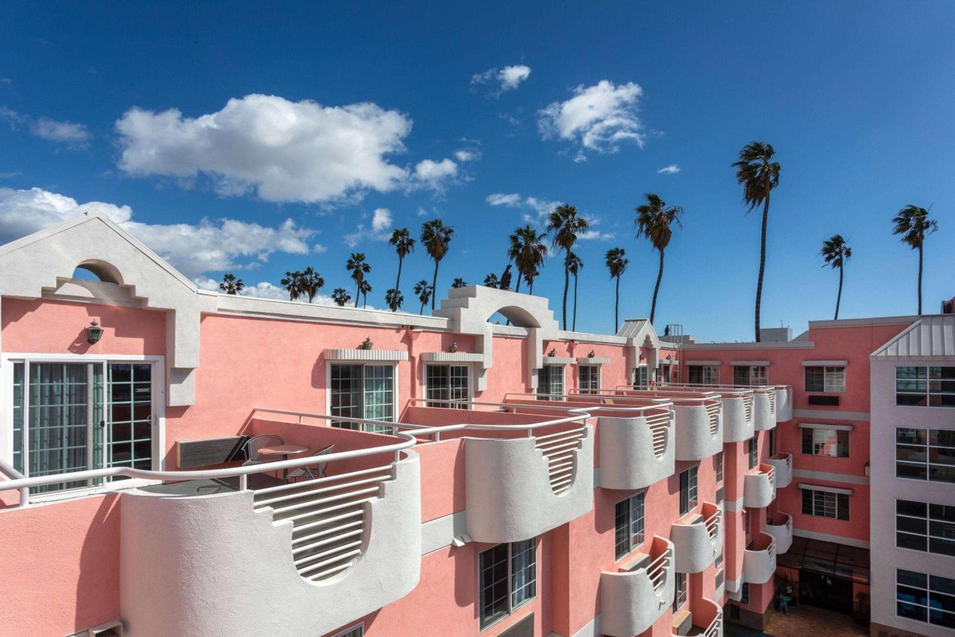 Days Inn by Wyndham Santa Monica photo 62