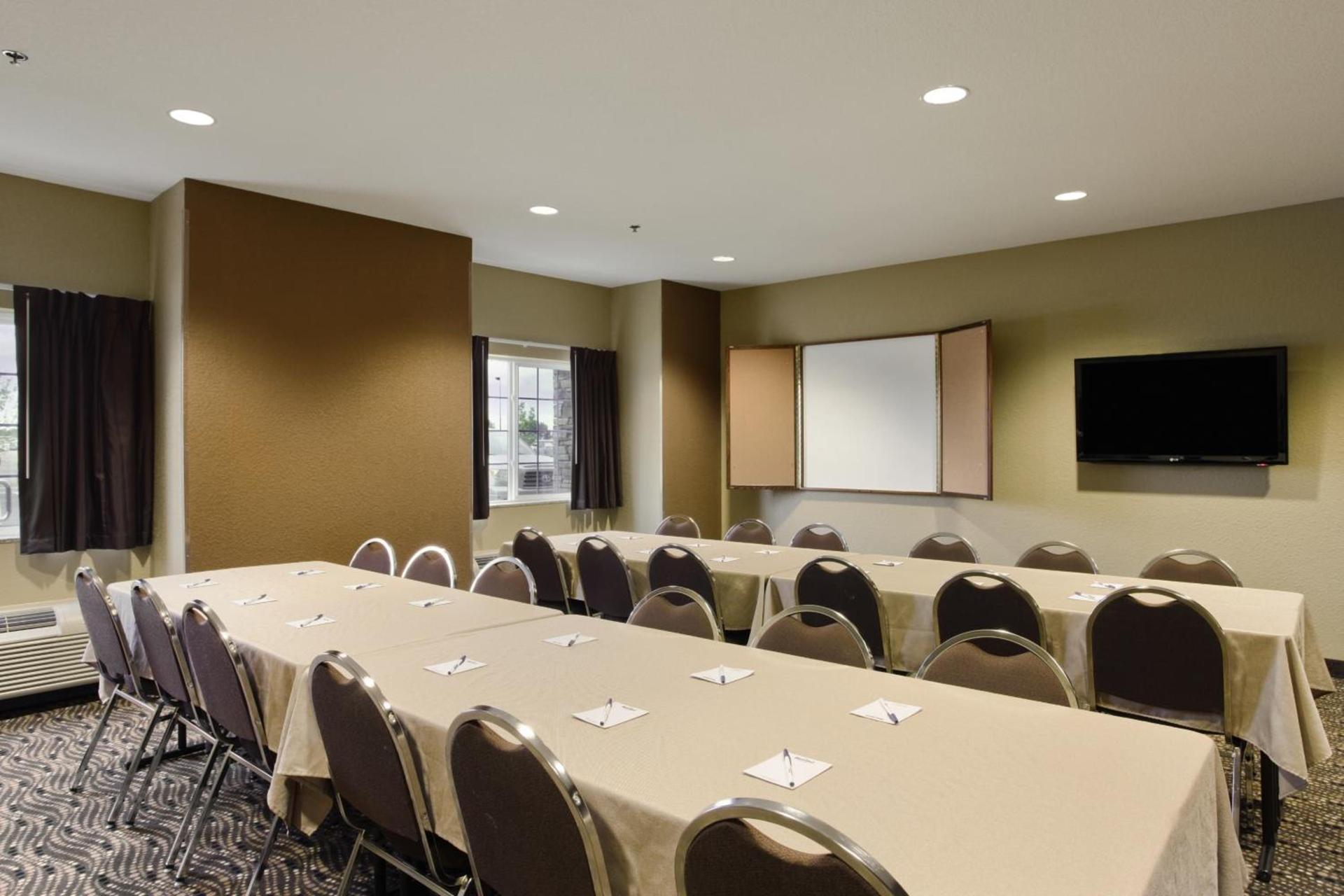 Microtel Inn & Suites by Wyndham Williston photo 32