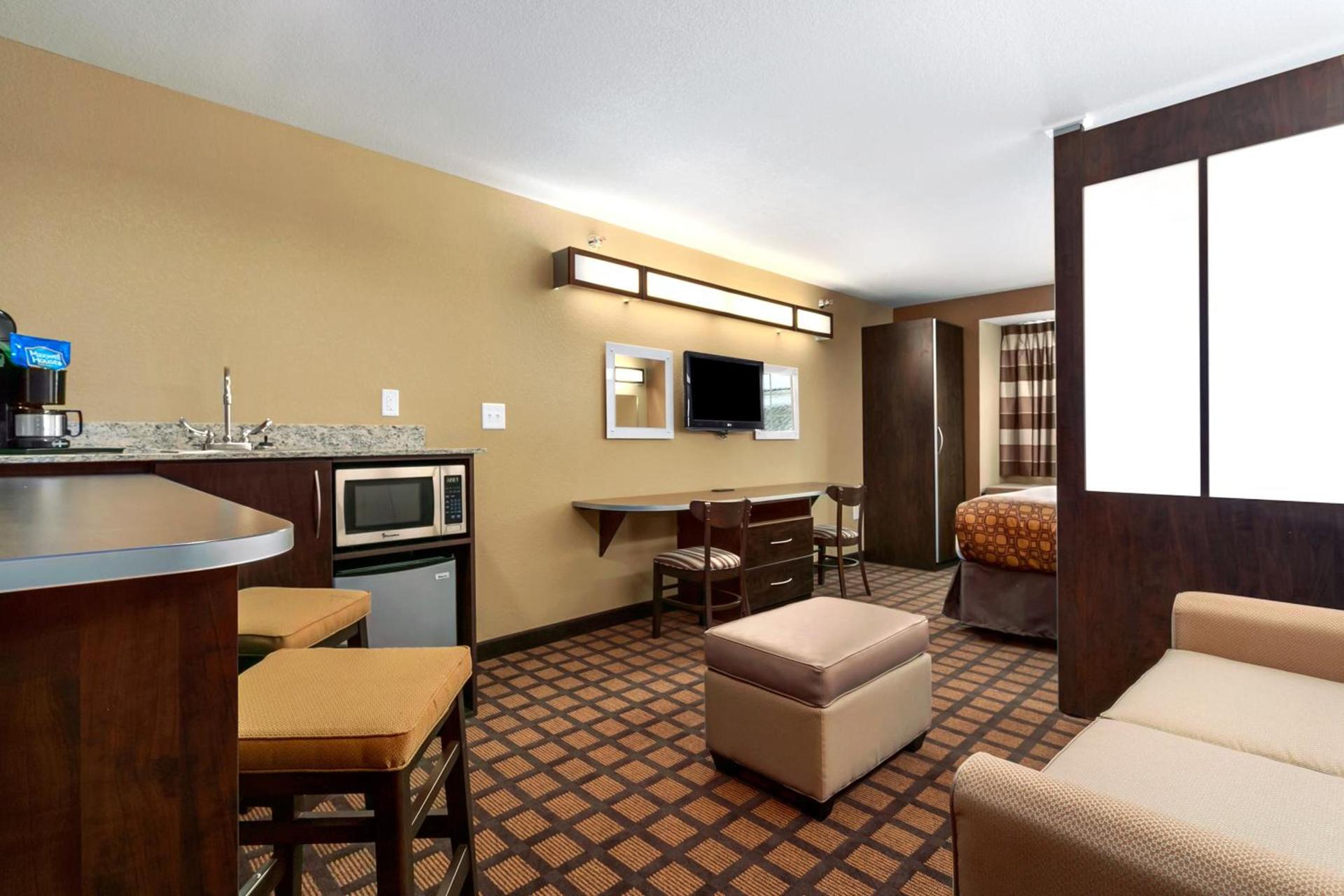 Microtel Inn & Suites by Wyndham Williston photo 33