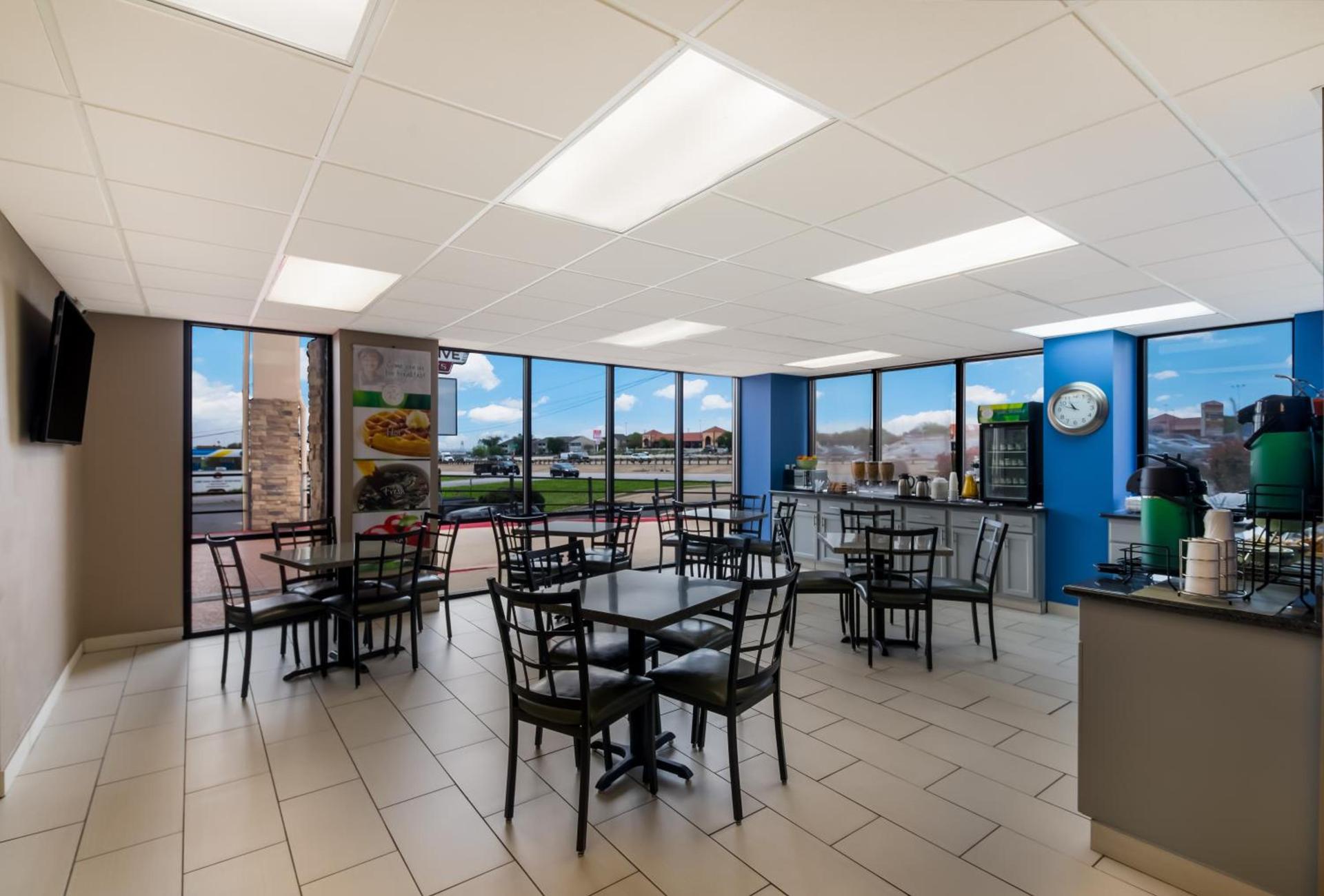 Quality Inn & Suites Round Rock photo 14