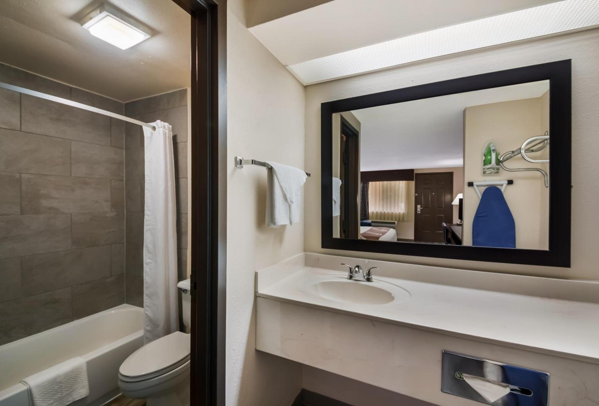 Quality Inn & Suites Round Rock photo 24