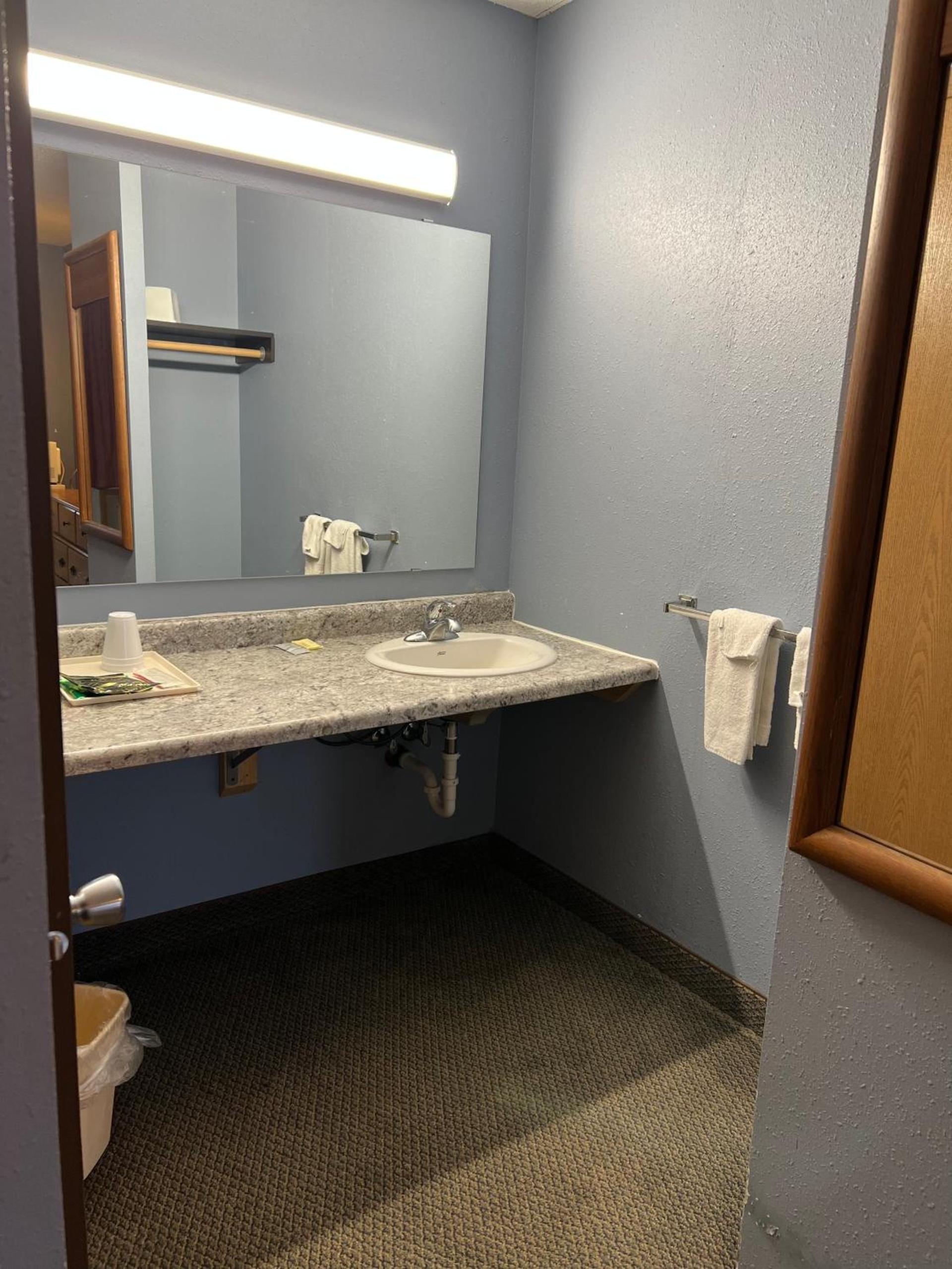 Best Budget Inn Owatonna photo 5