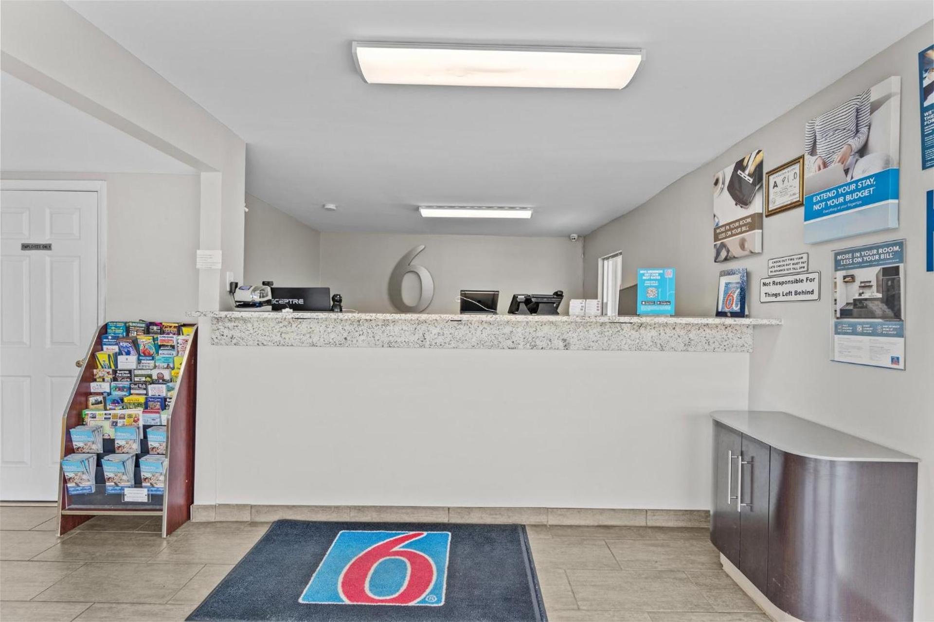 Studio 6 Wilmington, NC photo 2