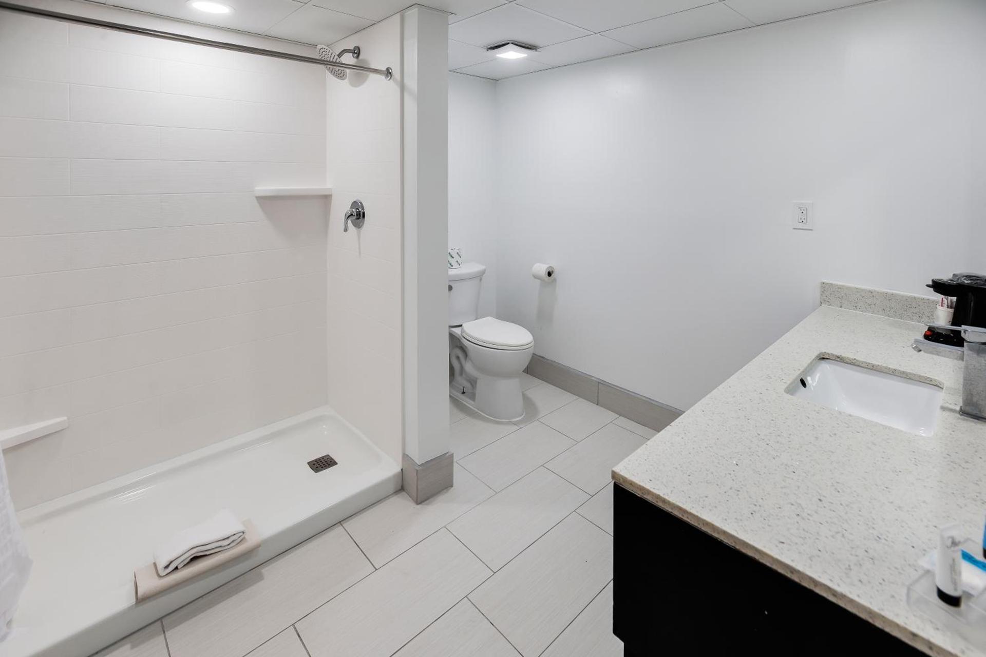 Blu Atlantic Hotel & Suites photo 36