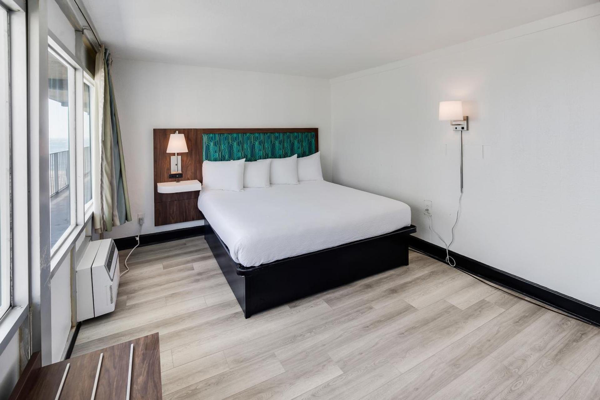 Blu Atlantic Hotel & Suites photo 33