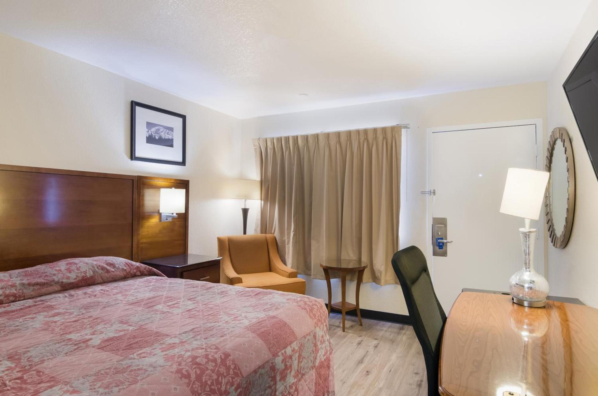 Rodeway Inn Greeley photo 24