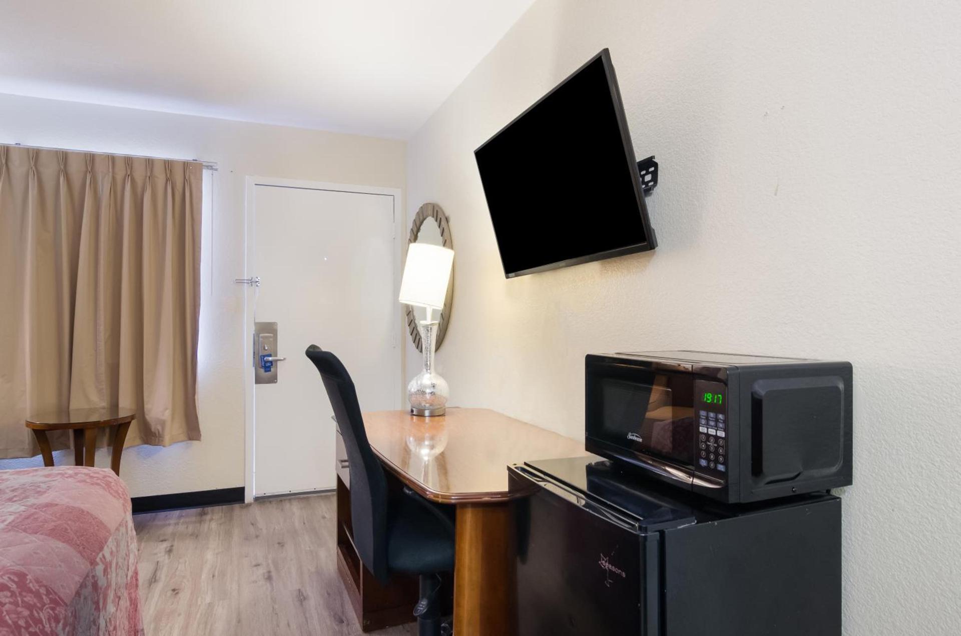 Rodeway Inn Greeley photo 23