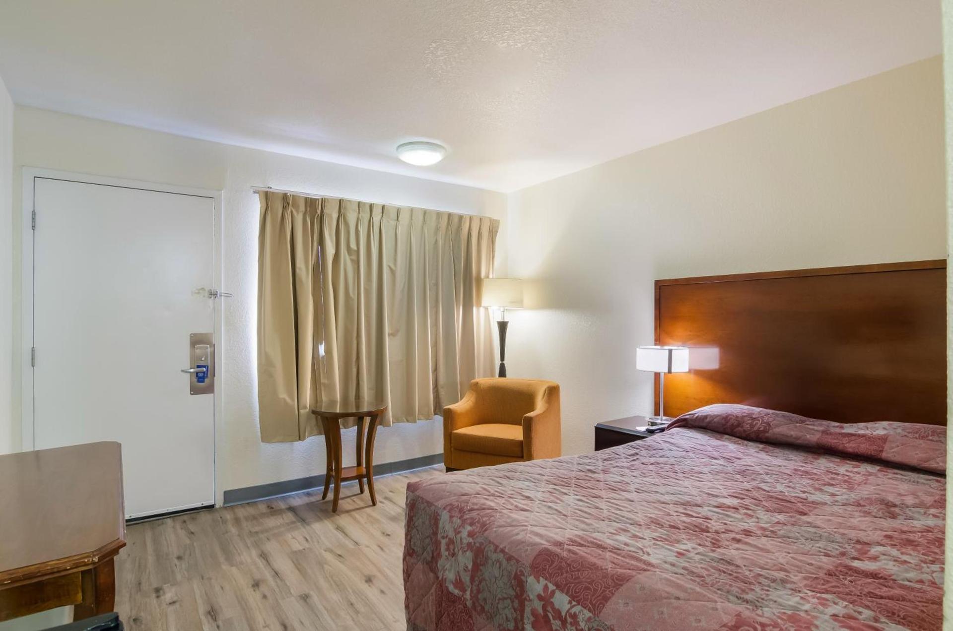 Rodeway Inn Greeley photo 30