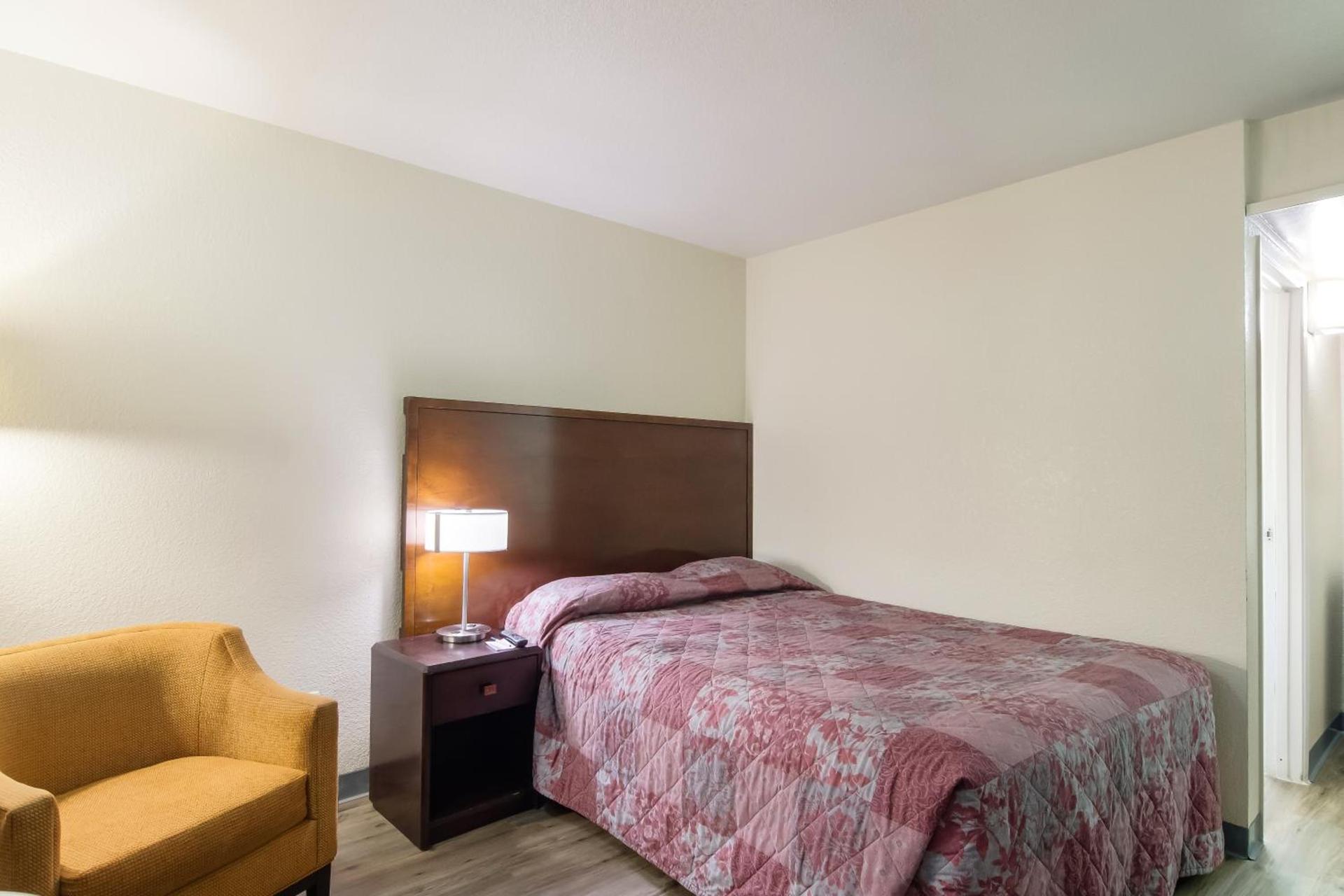 Rodeway Inn Greeley photo 31