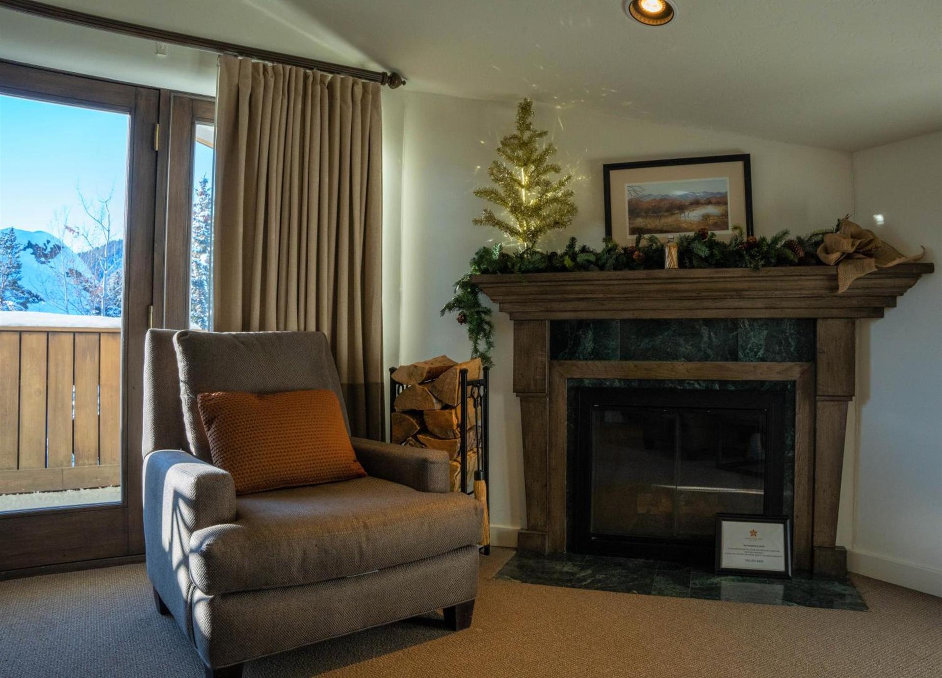 Knob Hill Inn photo 22
