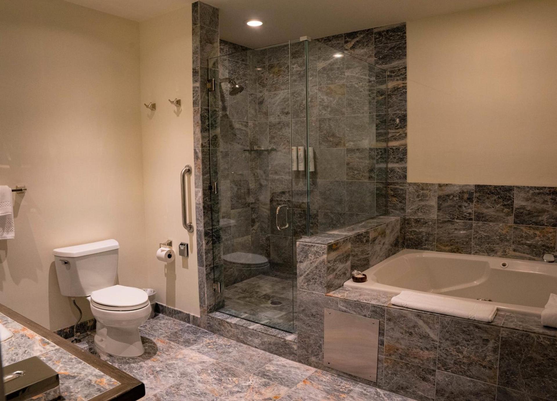 Knob Hill Inn photo 25