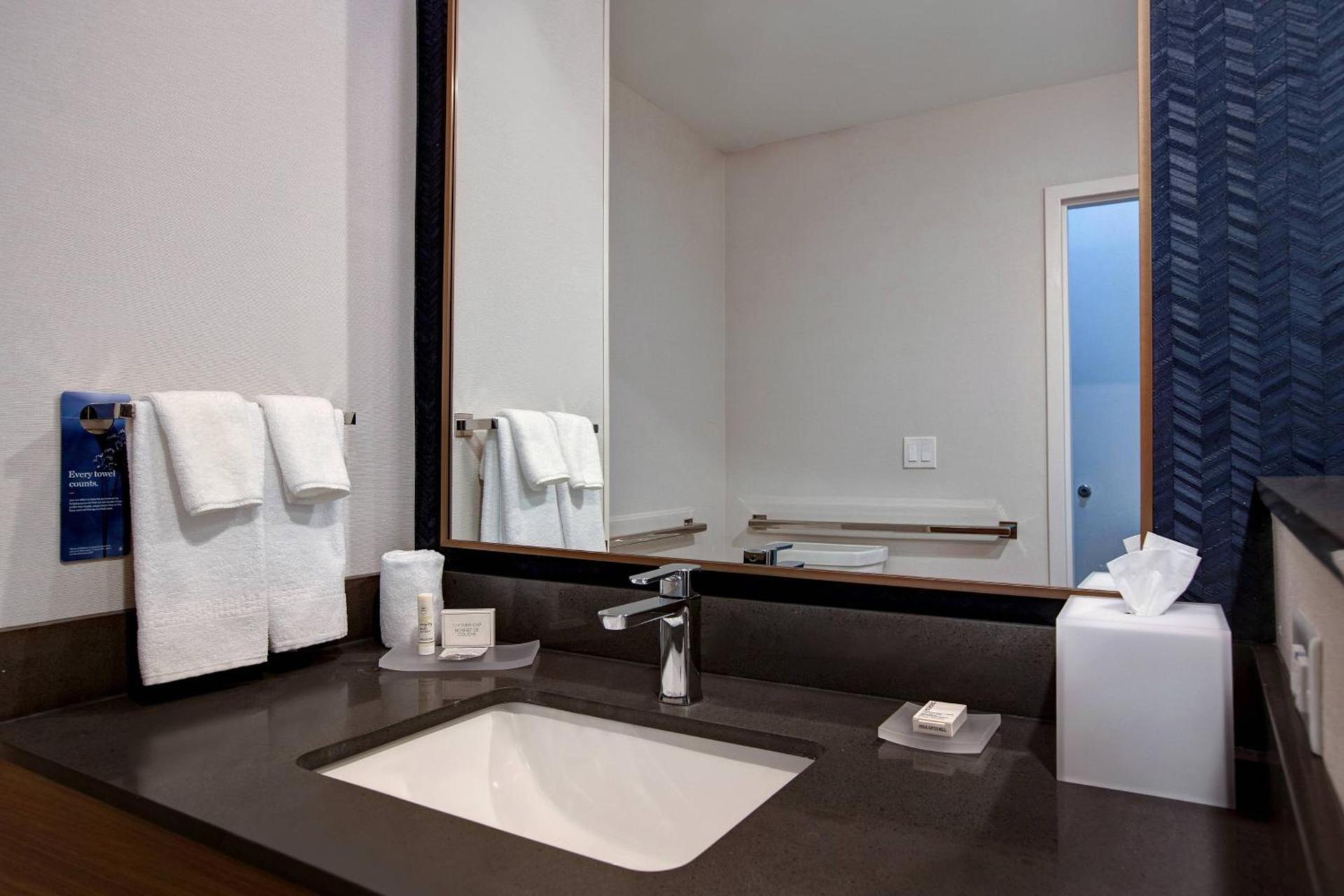 Fairfield Inn & Suites by Marriott Chicago Bolingbrook photo 21