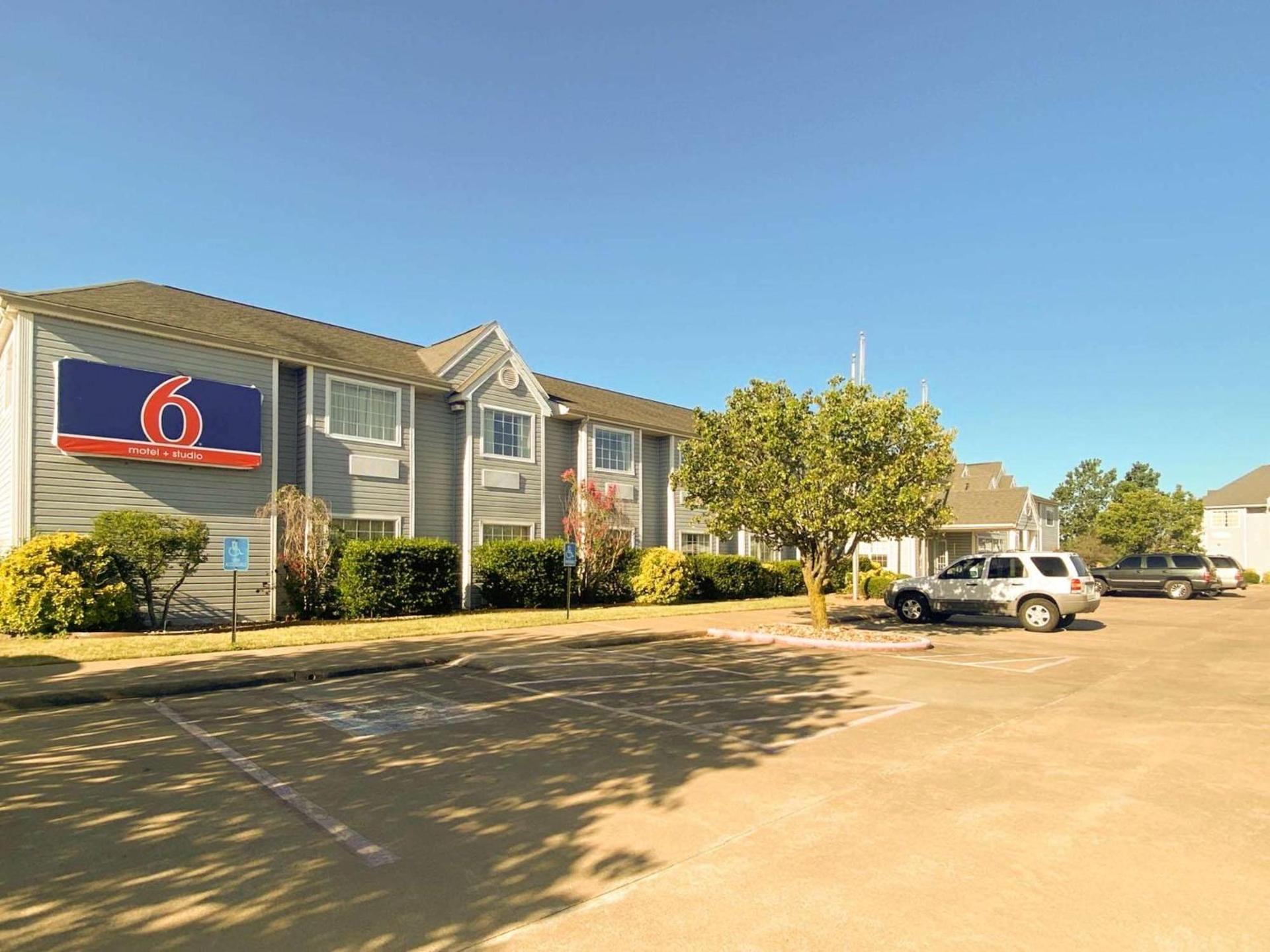 Motel 6 McAlester OK - South — hotel in McAlester